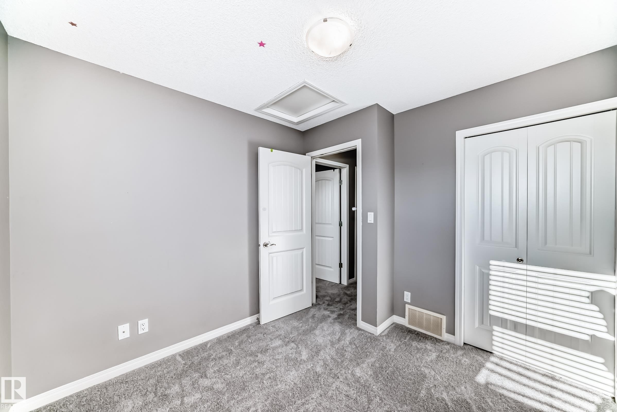 3116 Arthurs Crescent, Edmonton, AB - Indoor Photo Showing Other Room