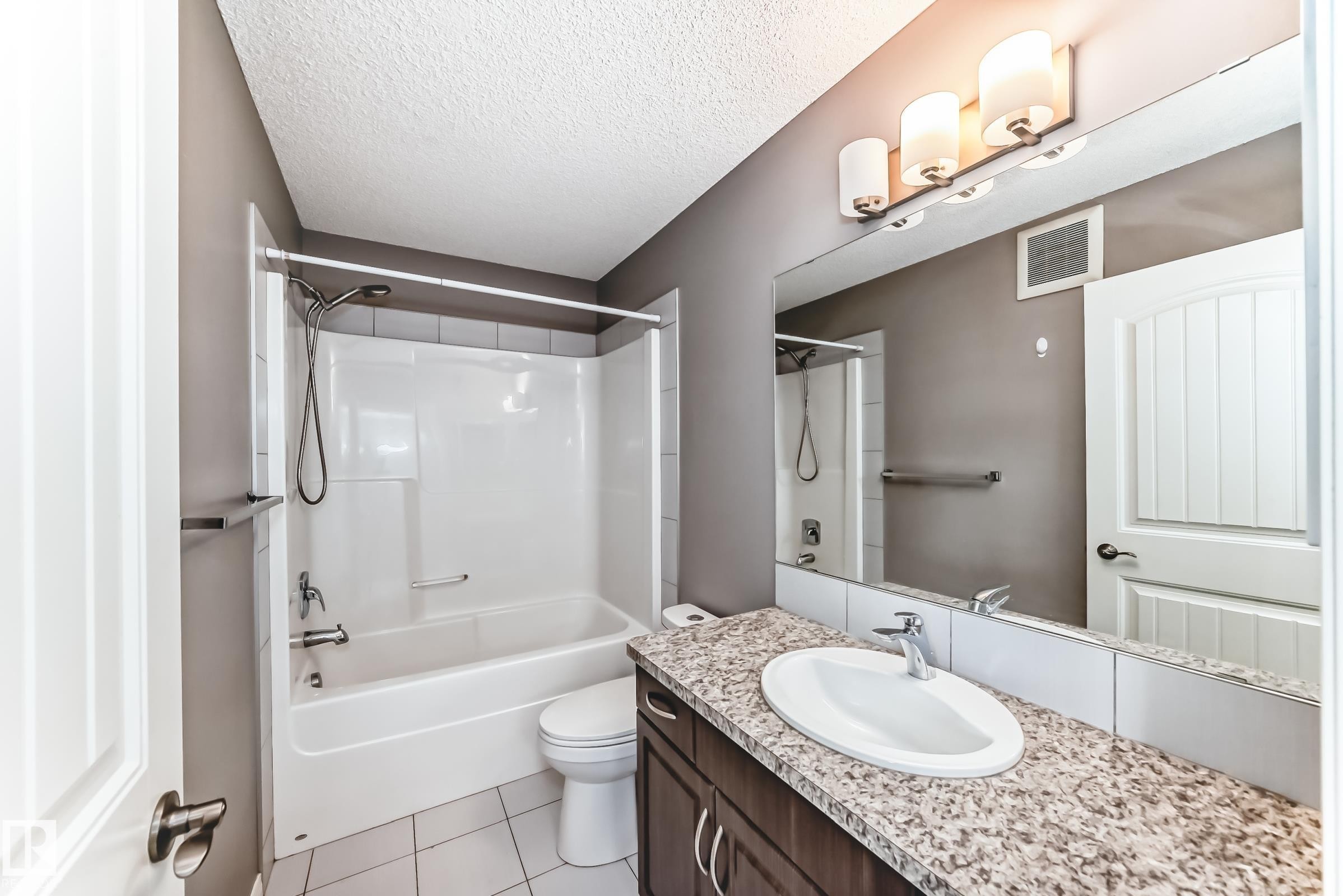 3116 Arthurs Crescent, Edmonton, AB - Indoor Photo Showing Bathroom