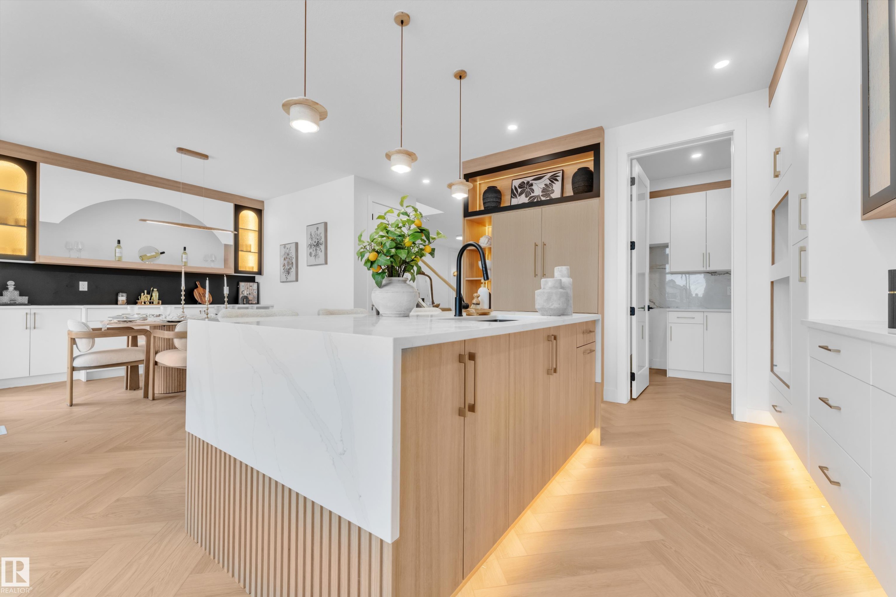 8458 Mayday Link Sw, Edmonton, AB - Indoor Photo Showing Kitchen