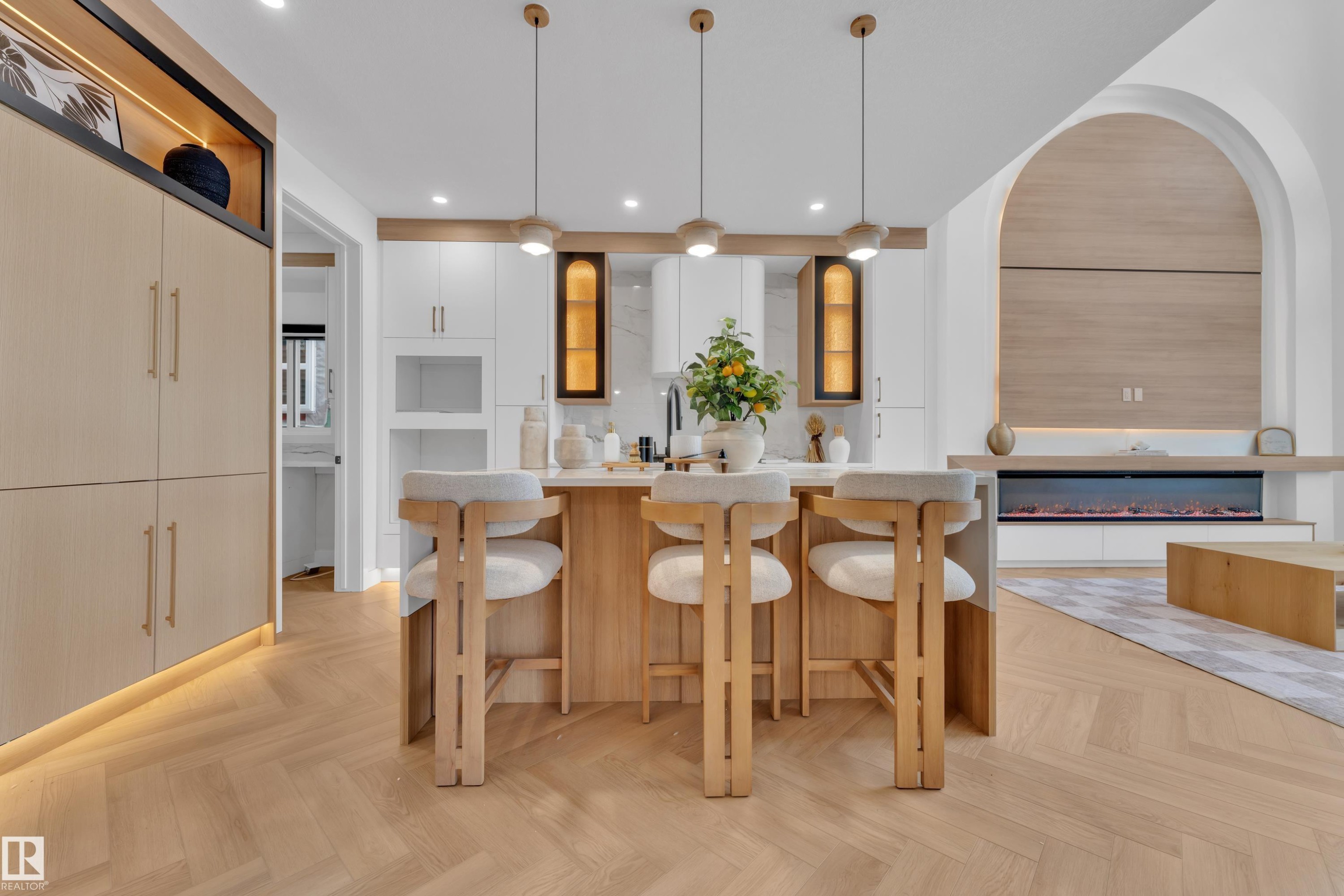 8458 Mayday Link Sw, Edmonton, AB - Indoor Photo Showing Dining Room