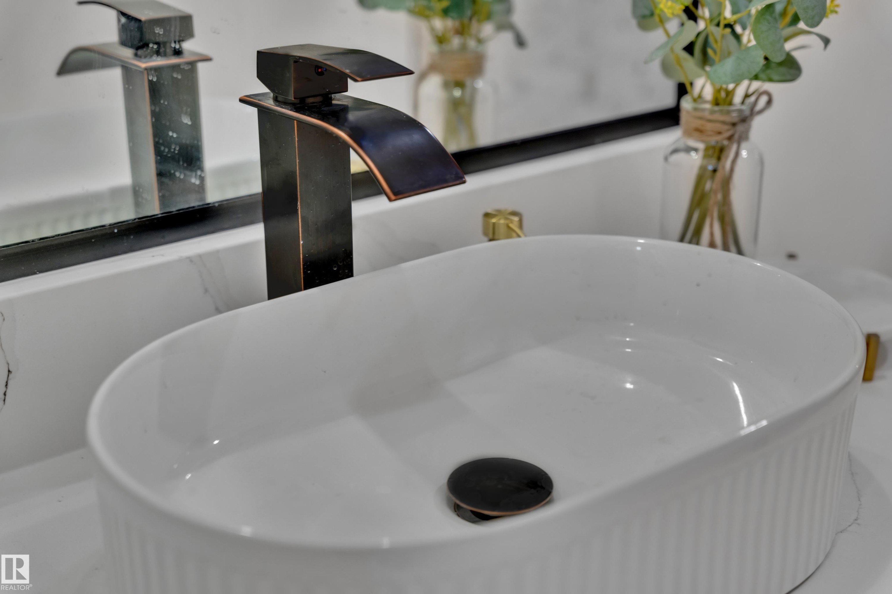 8458 Mayday Link Sw, Edmonton, AB - Indoor