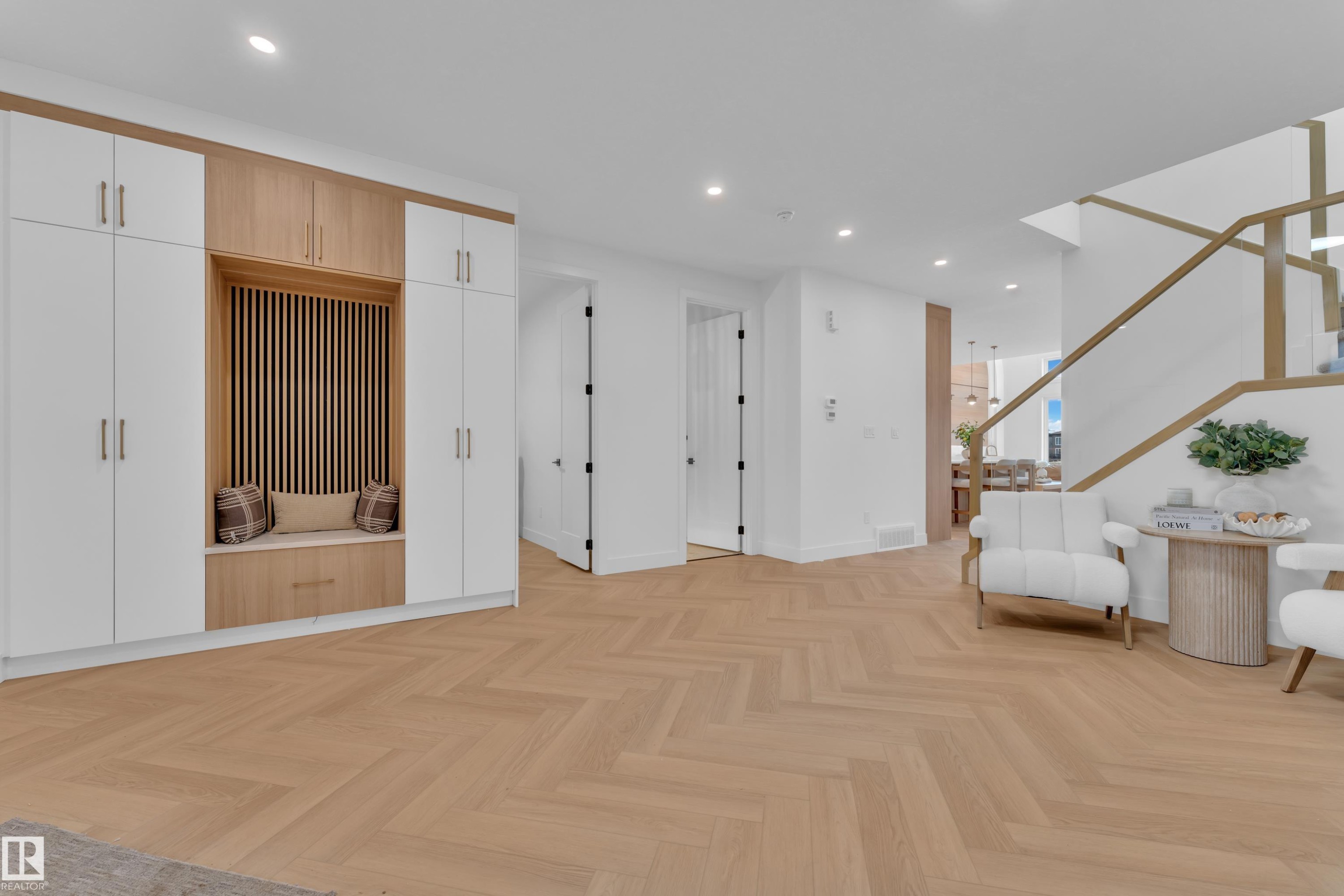 8458 Mayday Link Sw, Edmonton, AB - Indoor Photo Showing Other Room