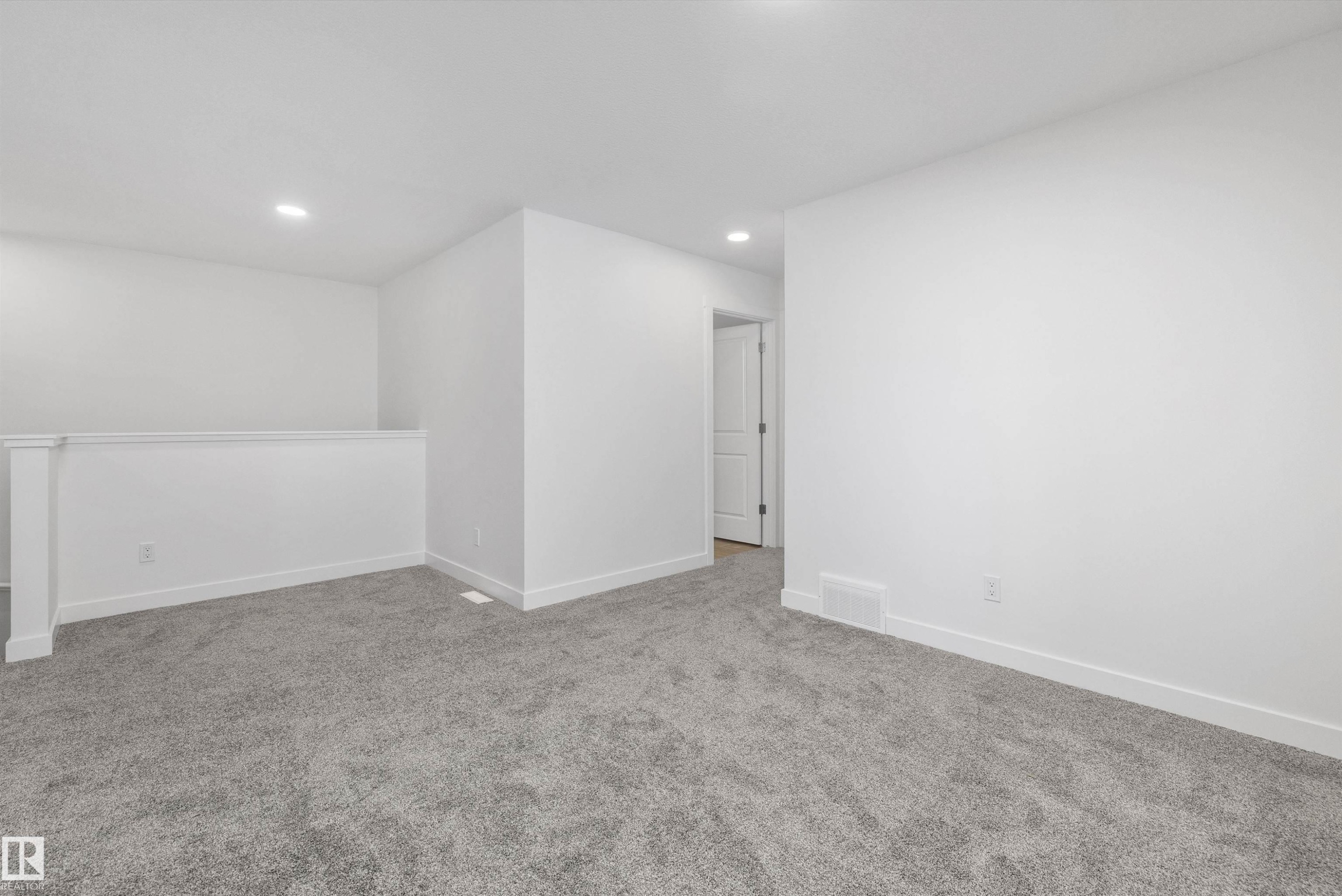 8732 183 Avenue Nw, Edmonton, AB - Indoor Photo Showing Other Room