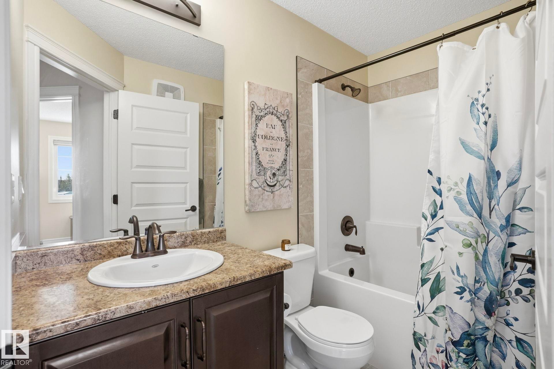 10 330 Bulyea Road, Edmonton, AB - Indoor Photo Showing Bathroom