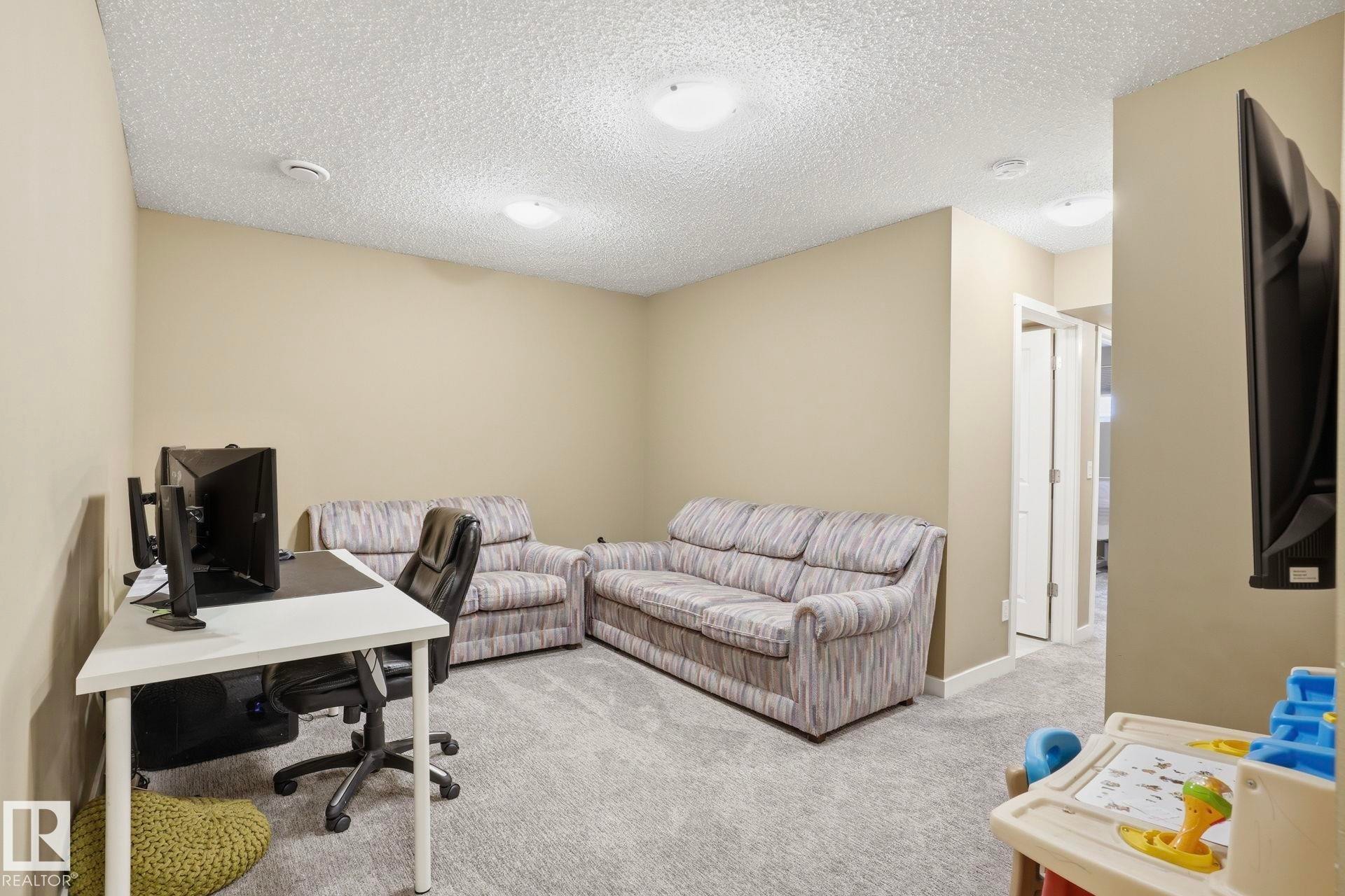 10 330 Bulyea Road, Edmonton, AB - Indoor Photo Showing Office