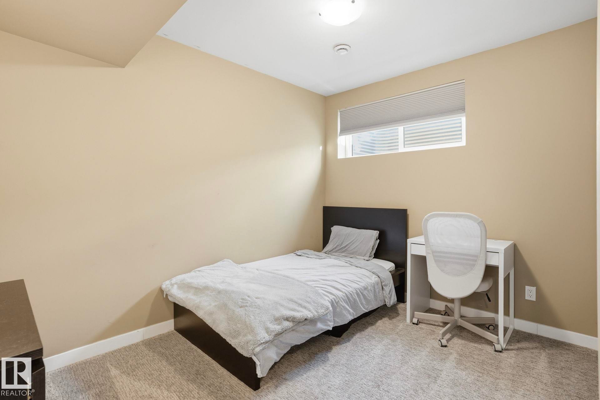 10 330 Bulyea Road, Edmonton, AB - Indoor Photo Showing Bedroom