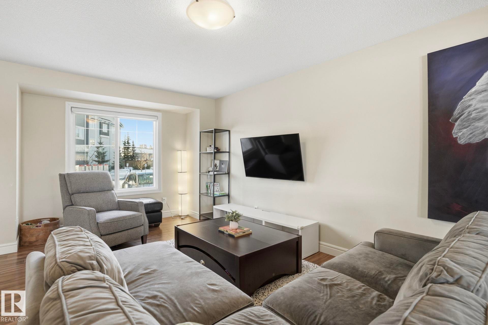 10 330 Bulyea Road, Edmonton, AB - Indoor Photo Showing Living Room