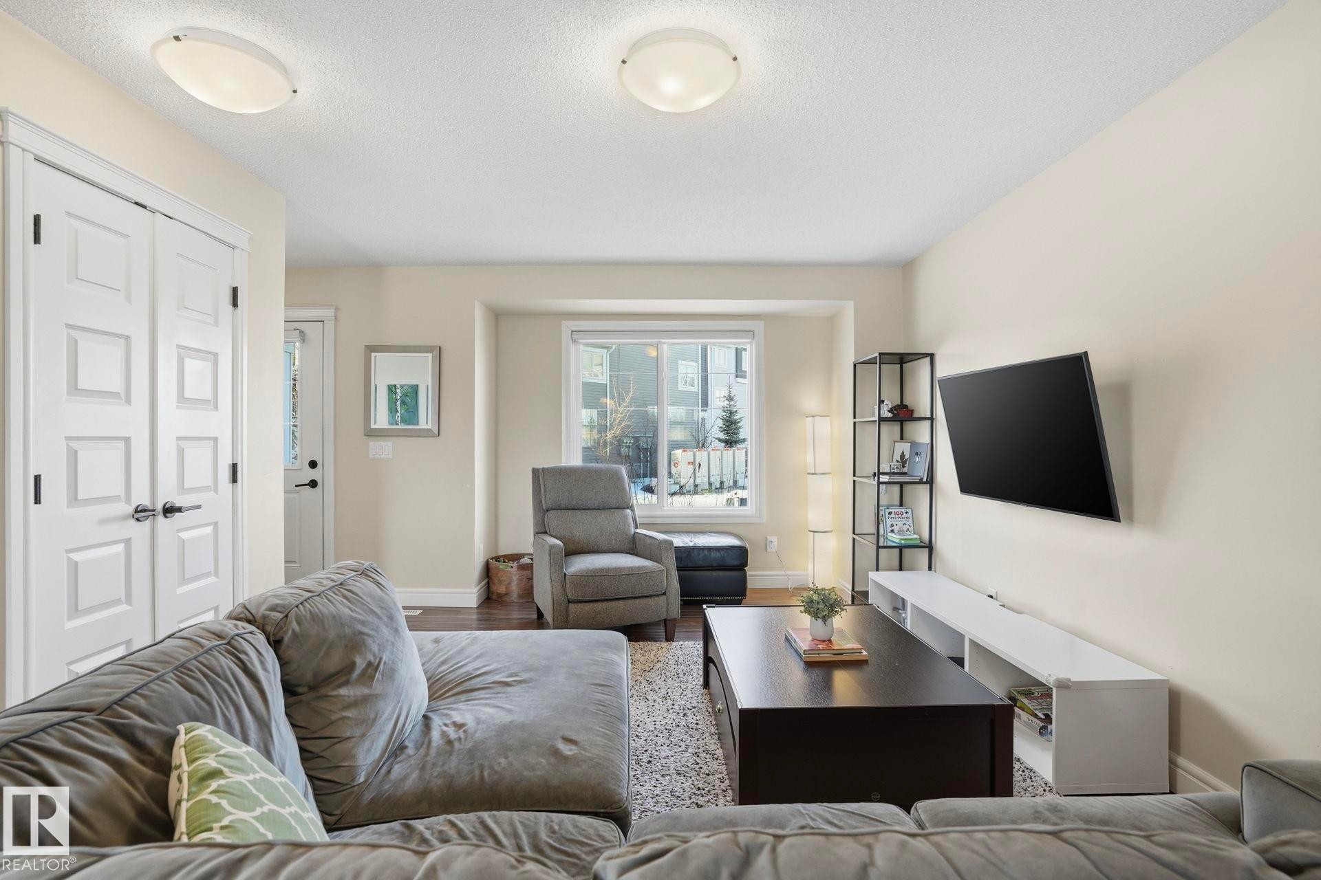 10 330 Bulyea Road, Edmonton, AB - Indoor Photo Showing Living Room