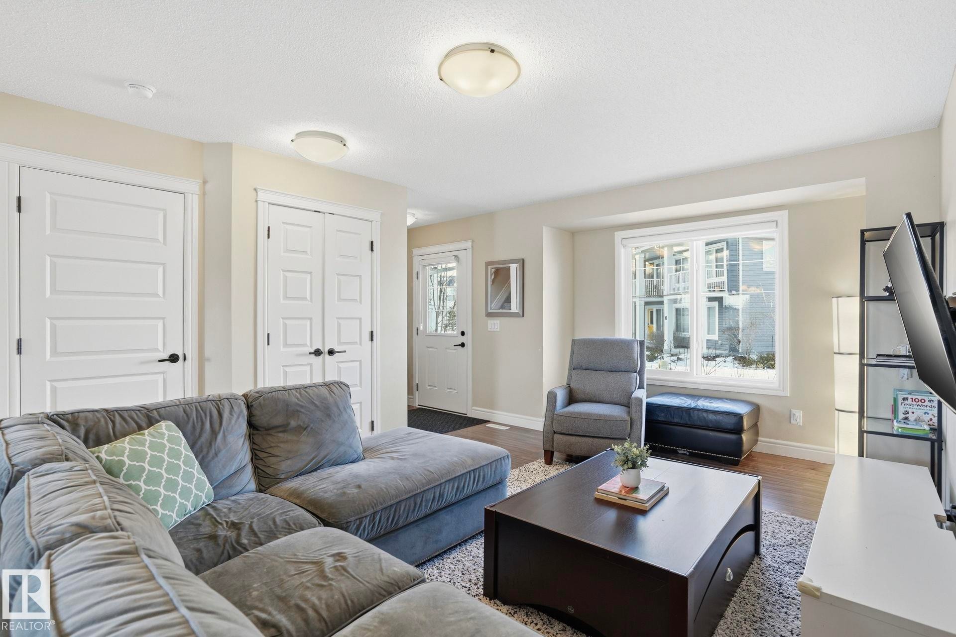 10 330 Bulyea Road, Edmonton, AB - Indoor Photo Showing Living Room