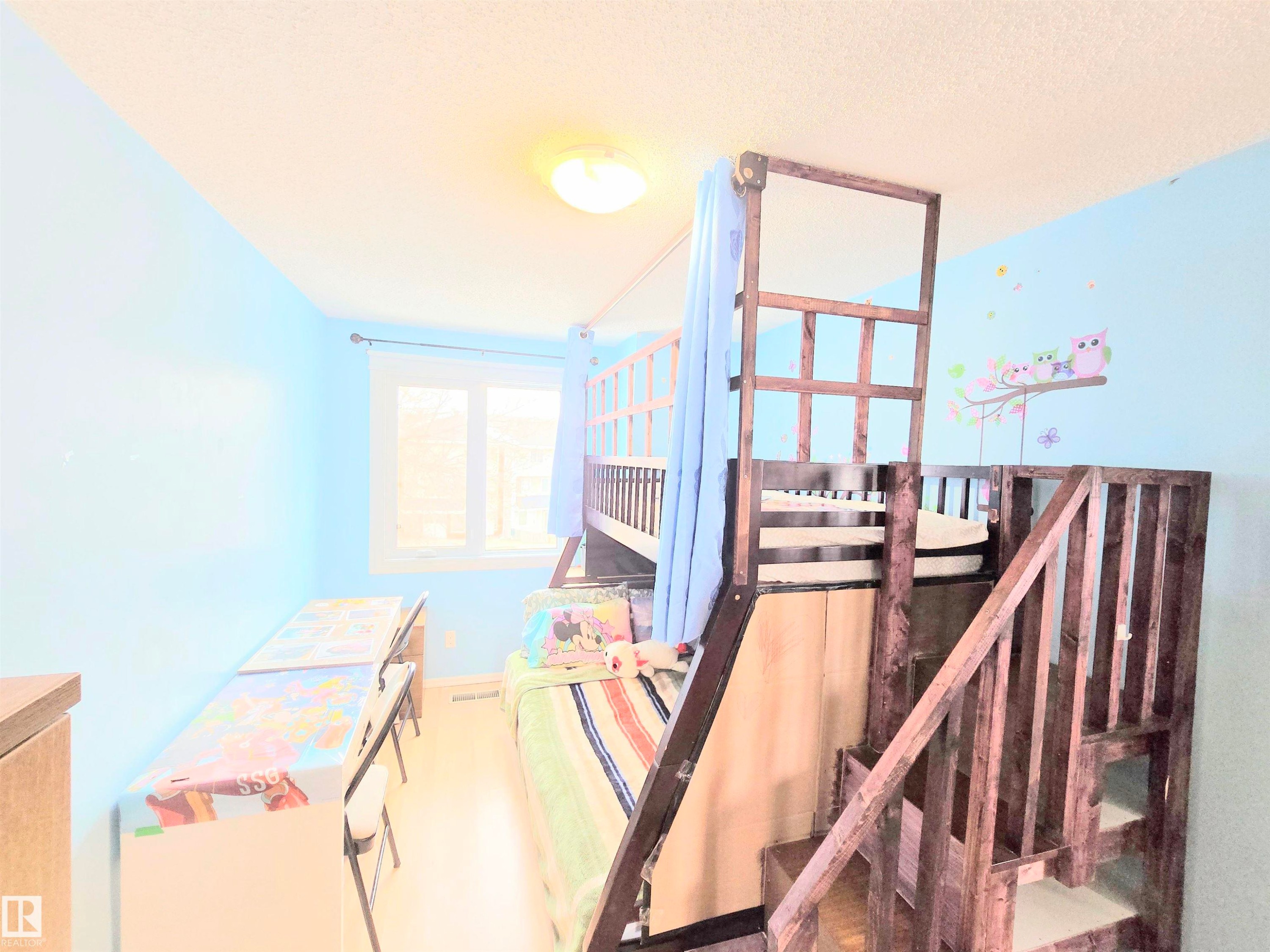 View of bedroom - 80 Amberly Crest, Edmonton, AB - Indoor