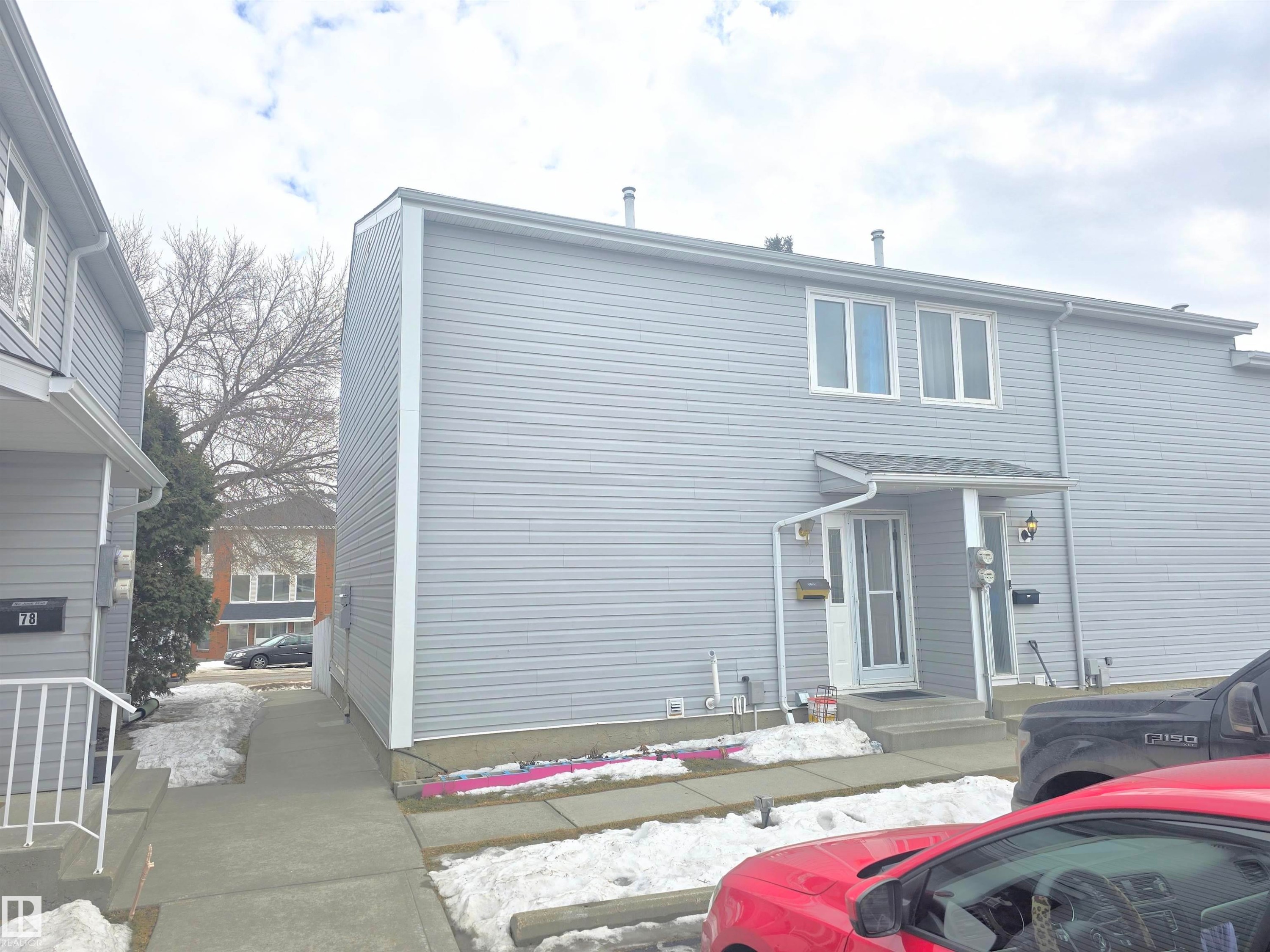 View of traditional-style house - 80 Amberly Crest, Edmonton, AB - Outdoor