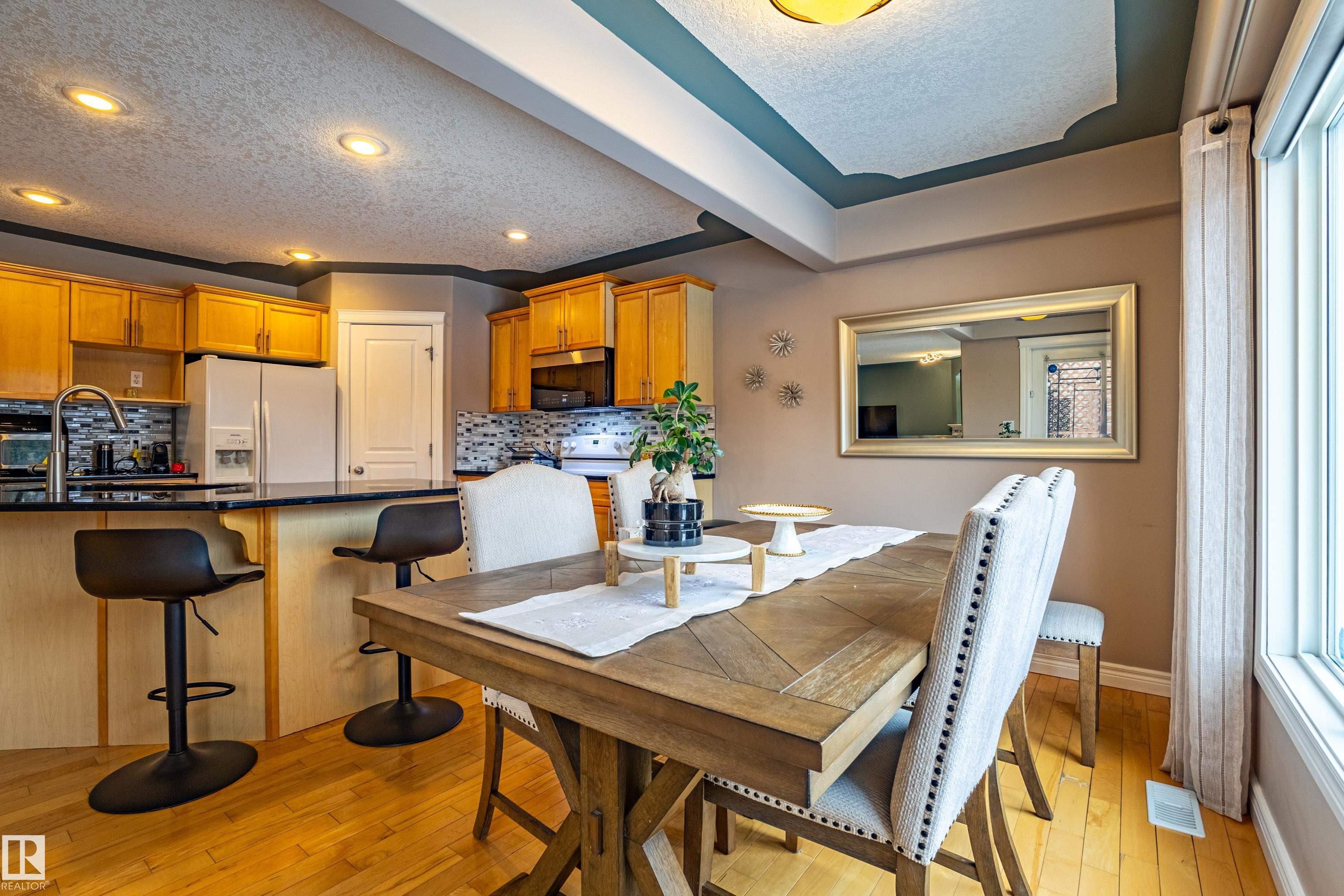 2721 Miles Place, Edmonton, AB - Indoor