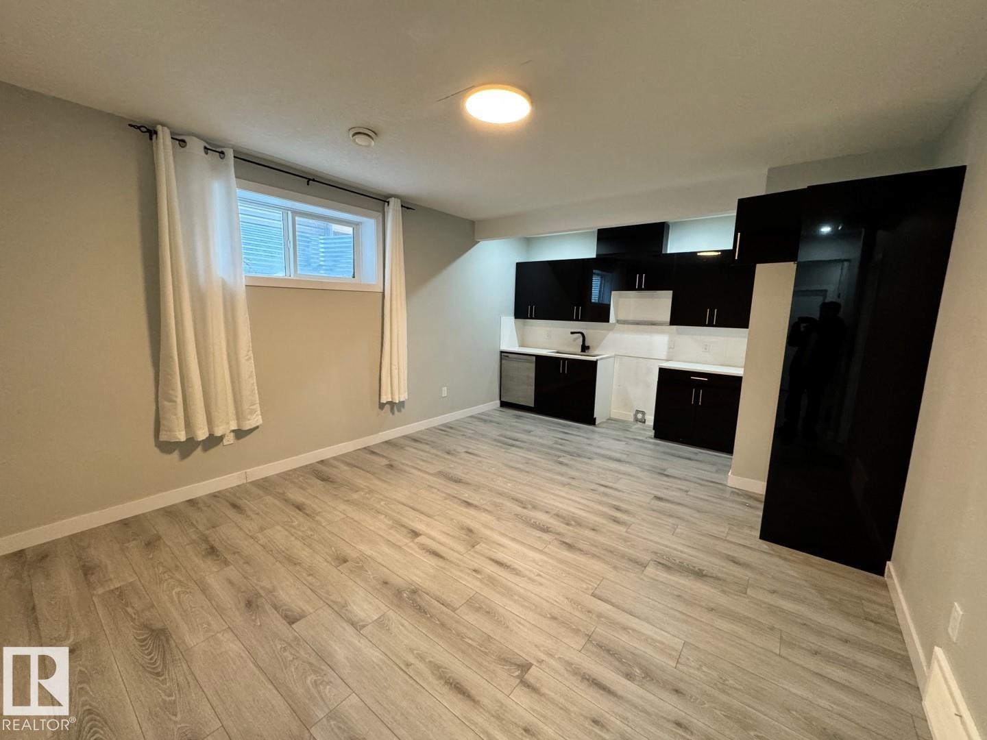 17124 68 Street, Edmonton, AB - Indoor