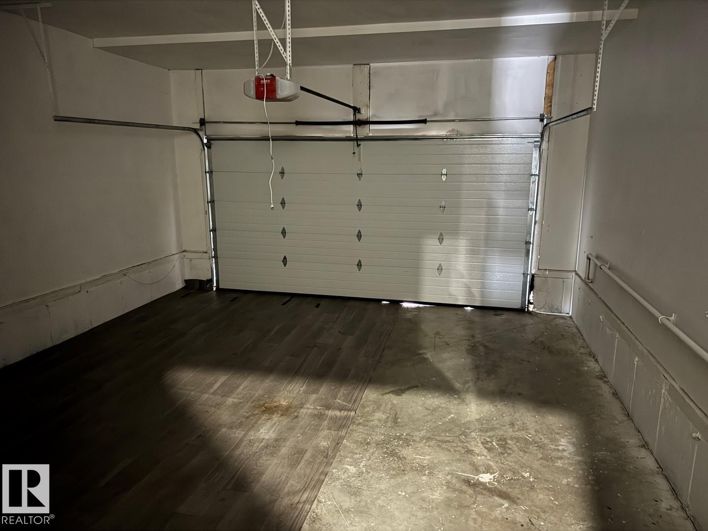 17124 68 Street, Edmonton, AB - Indoor Photo Showing Garage