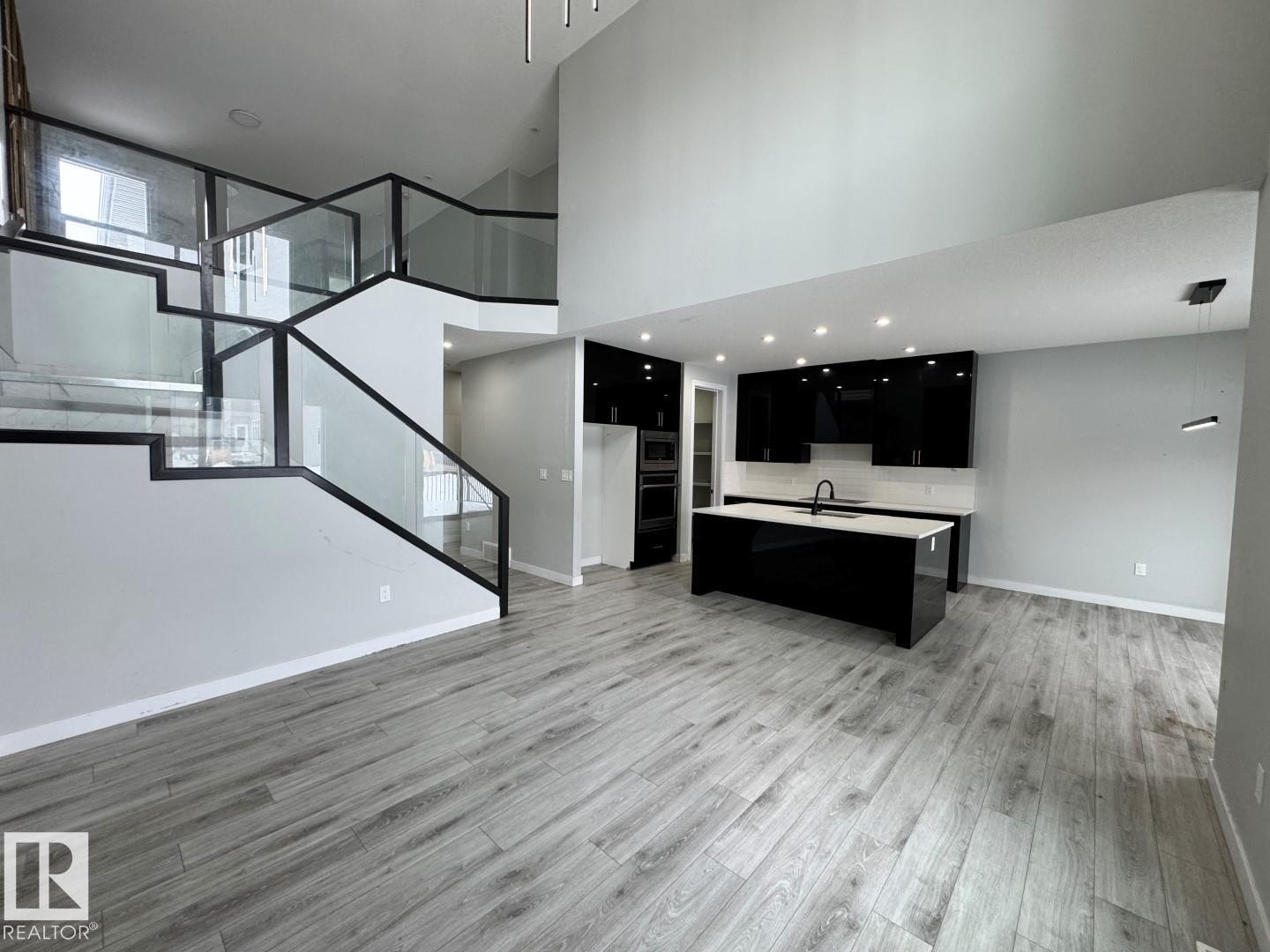 17124 68 Street, Edmonton, AB - Indoor Photo Showing Other Room