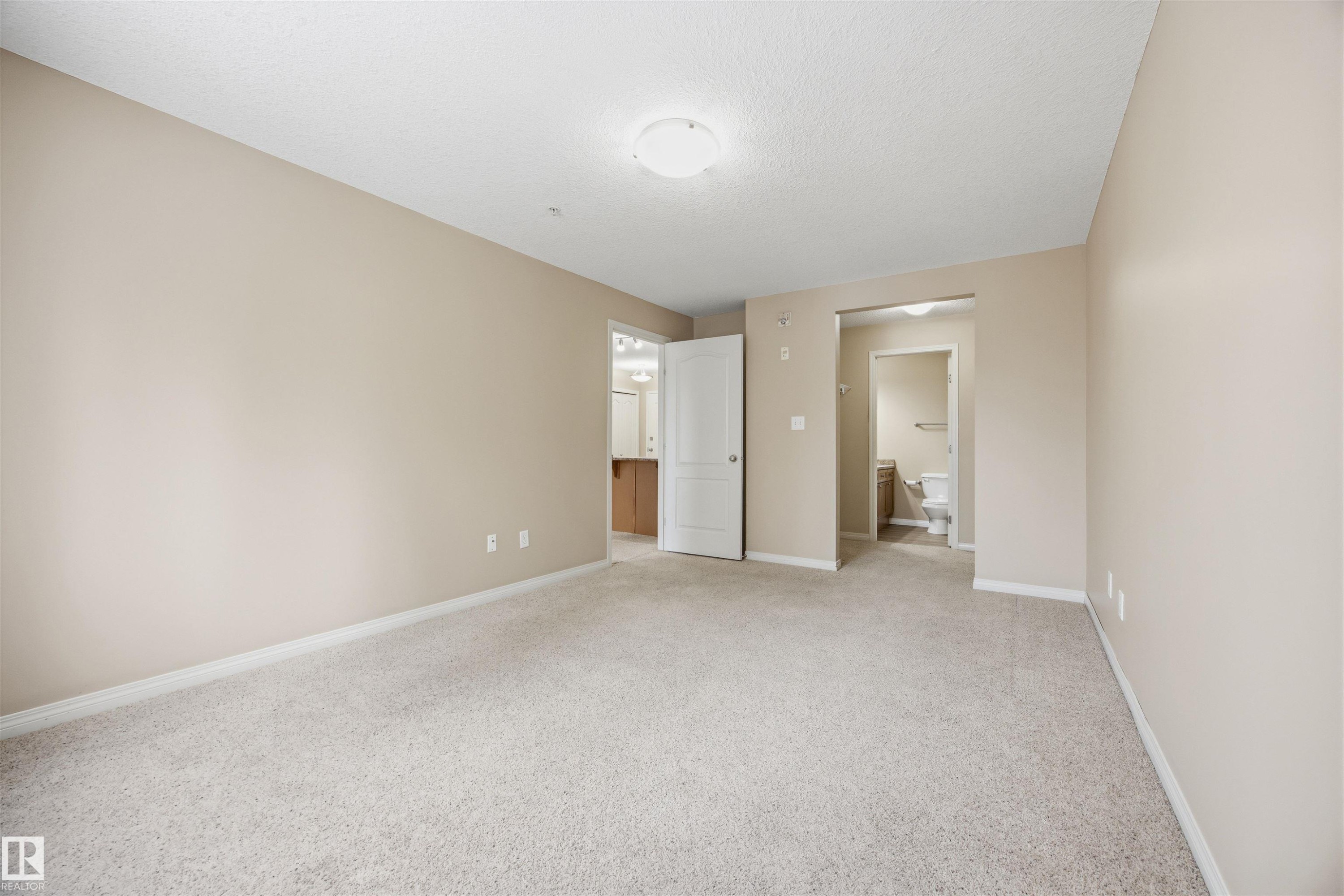 #107 4903 47 Av, Stony Plain, AB - Indoor Photo Showing Other Room