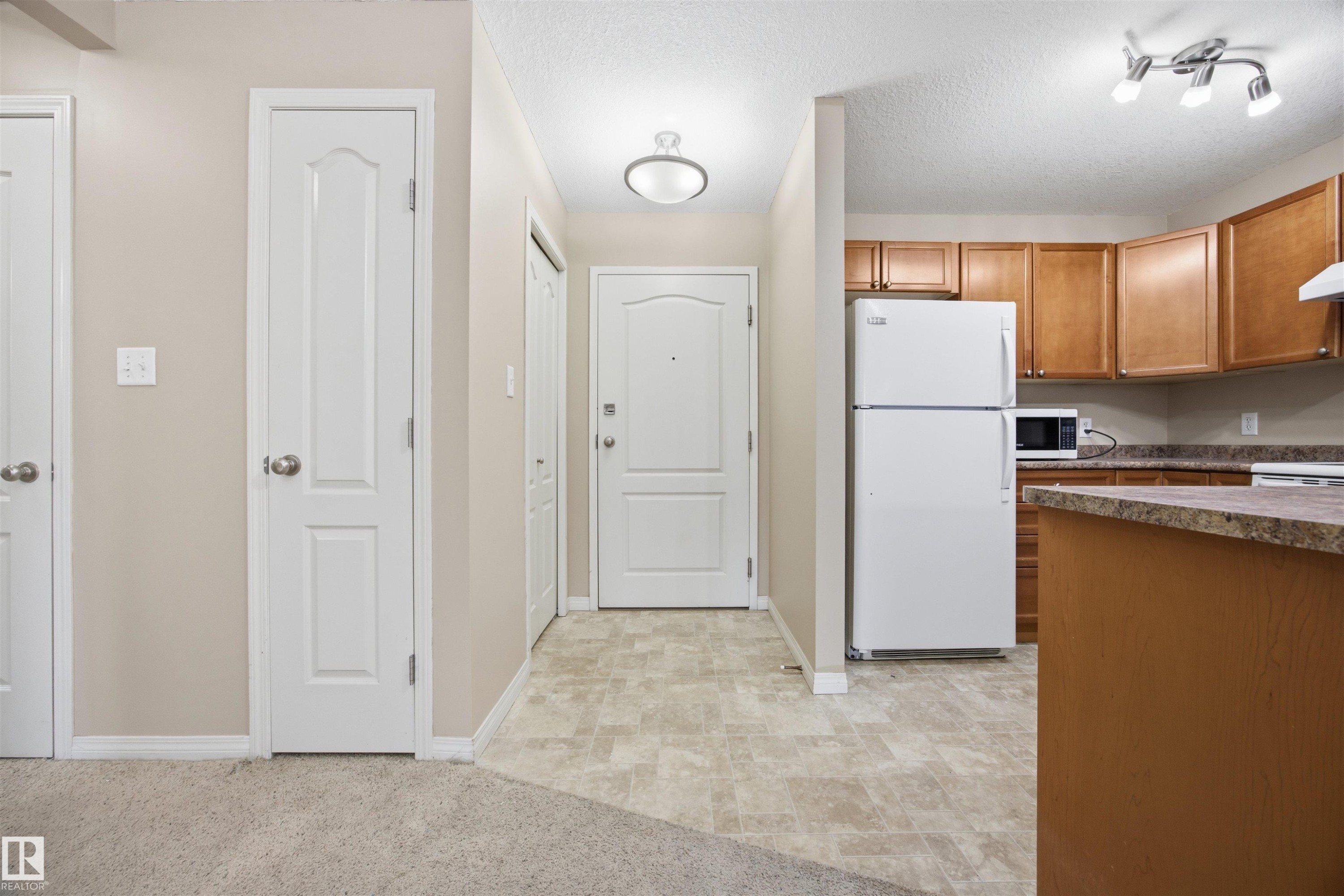 #107 4903 47 Av, Stony Plain, AB - Indoor Photo Showing Kitchen