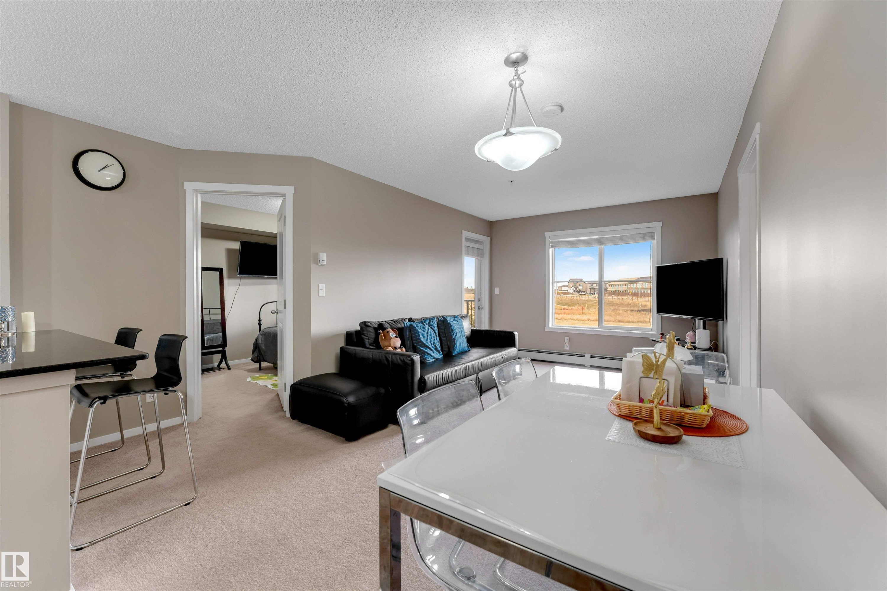 203 1510 Watt Drive, Edmonton, AB - Indoor