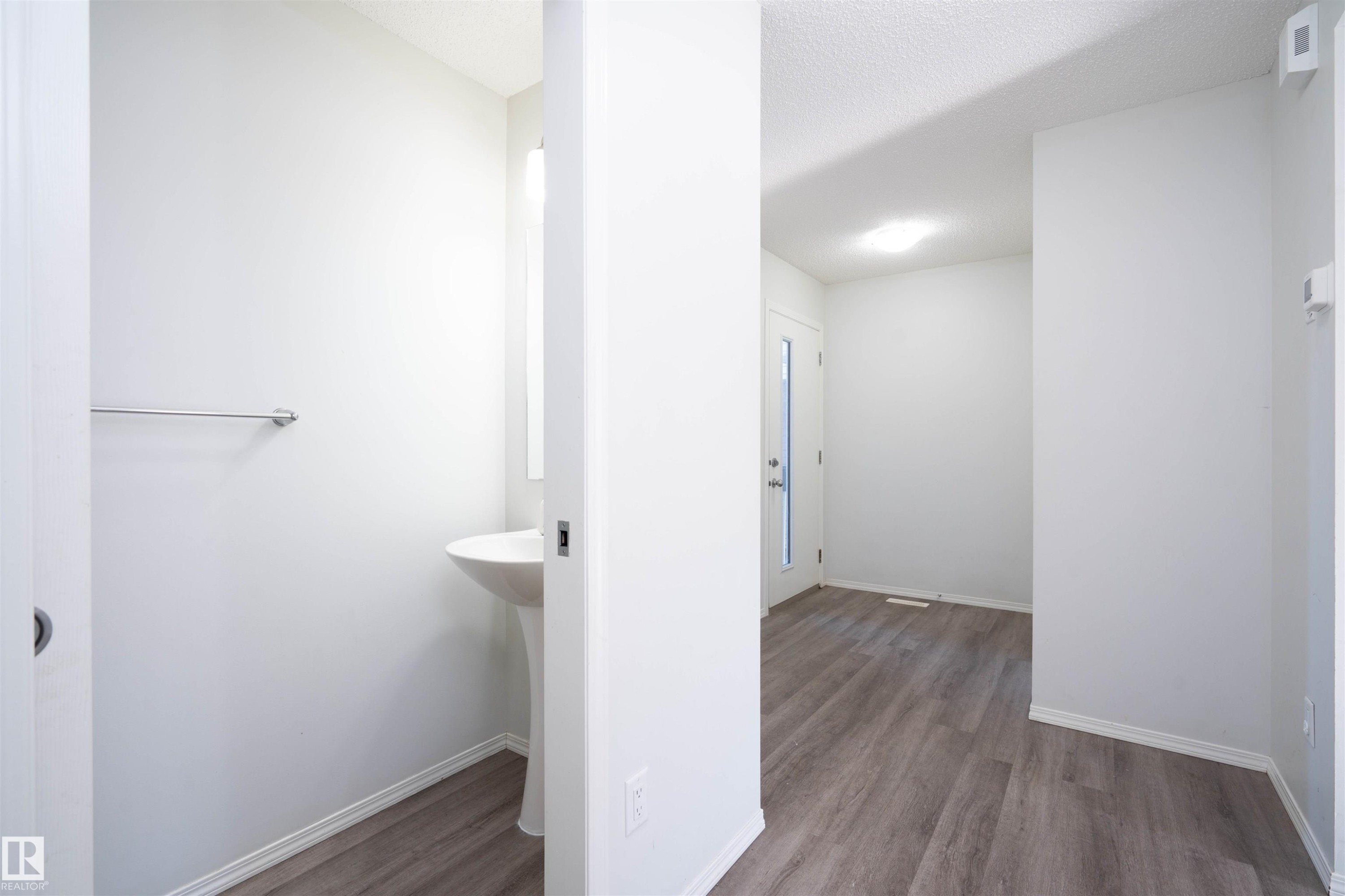 3099 Checknita Way, Edmonton, AB - Indoor Photo Showing Other Room