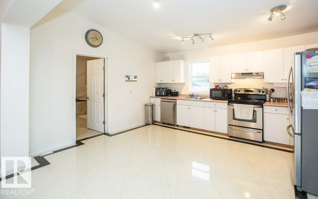5104 - 49 Avenue, Busby, AB - Indoor Photo Showing Kitchen