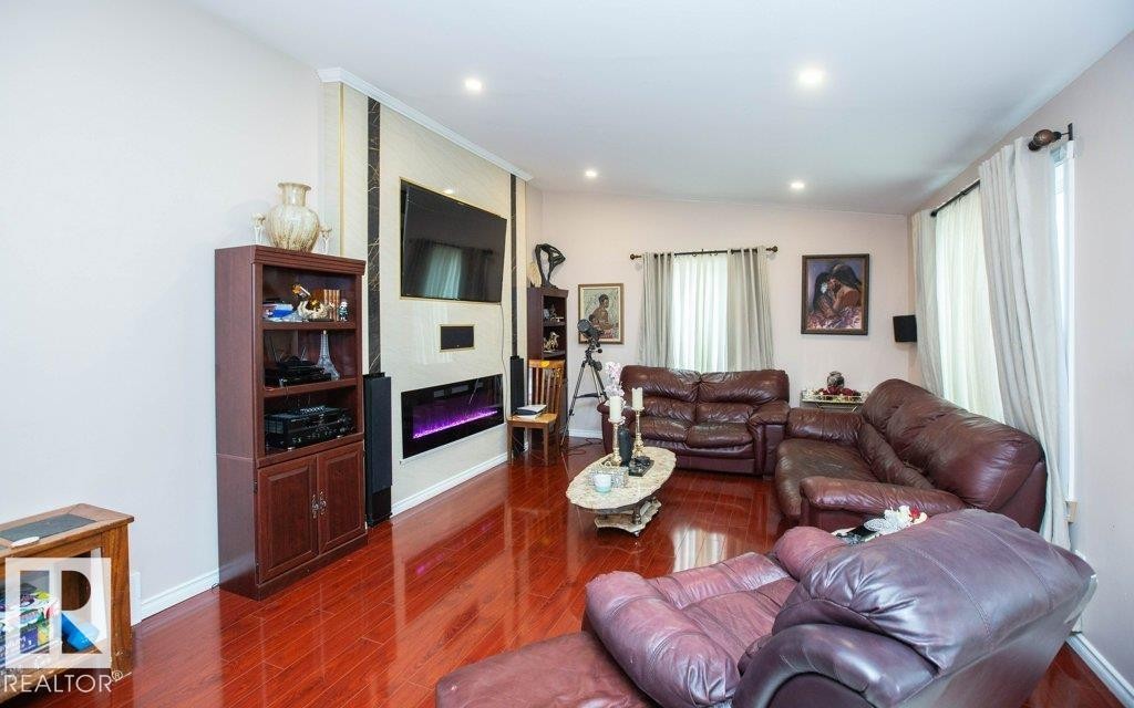 5104 - 49 Avenue, Busby, AB - Indoor Photo Showing Living Room