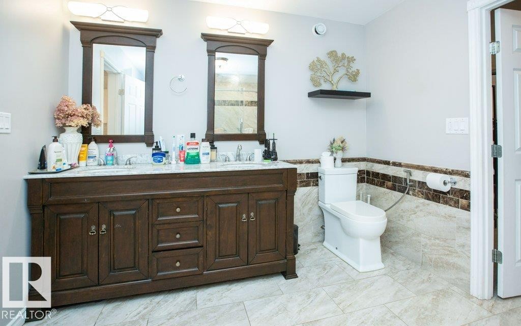 5104 - 49 Avenue, Busby, AB - Indoor Photo Showing Bathroom