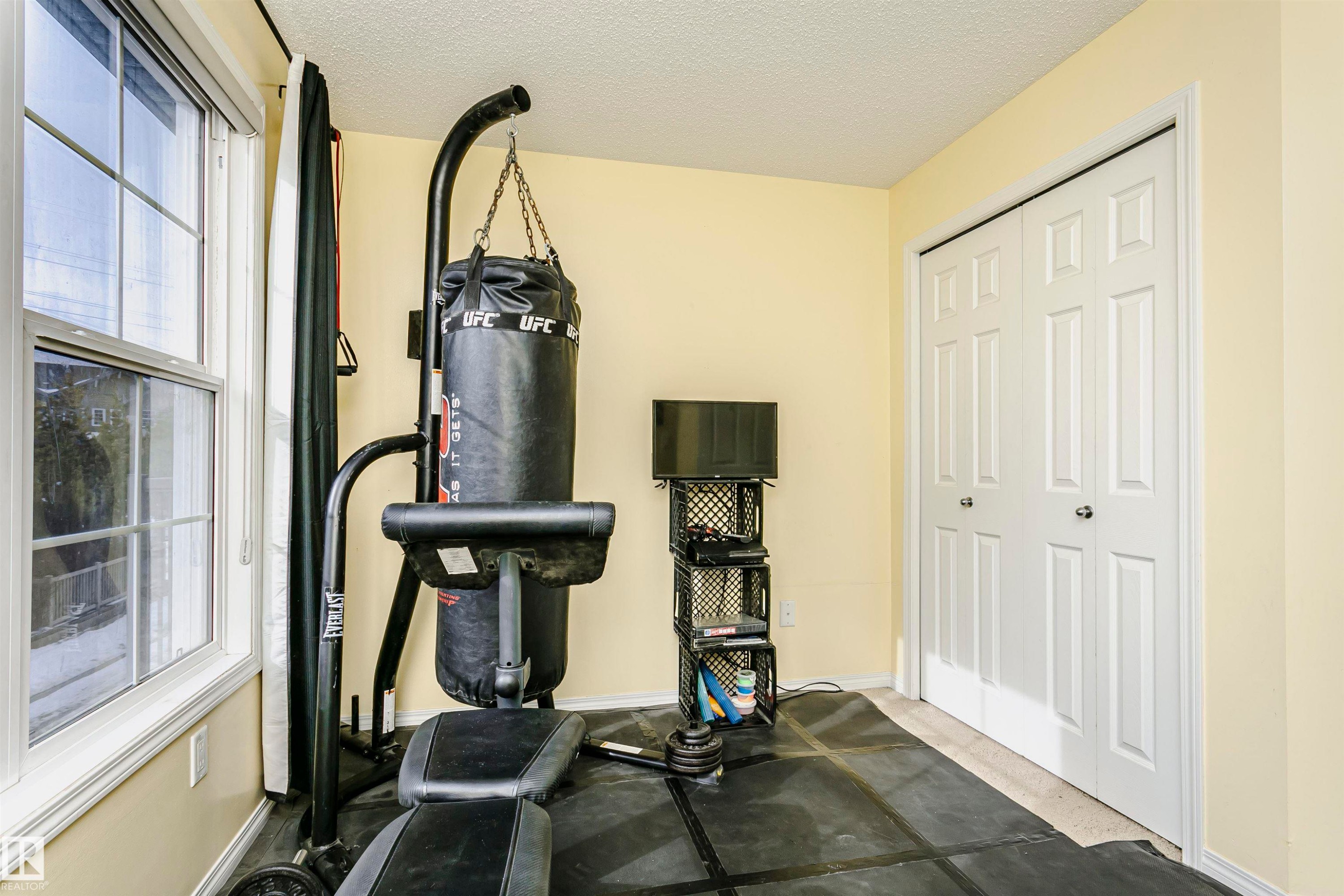 4011 Orchards Drive, Edmonton, AB - Indoor Photo Showing Gym Room