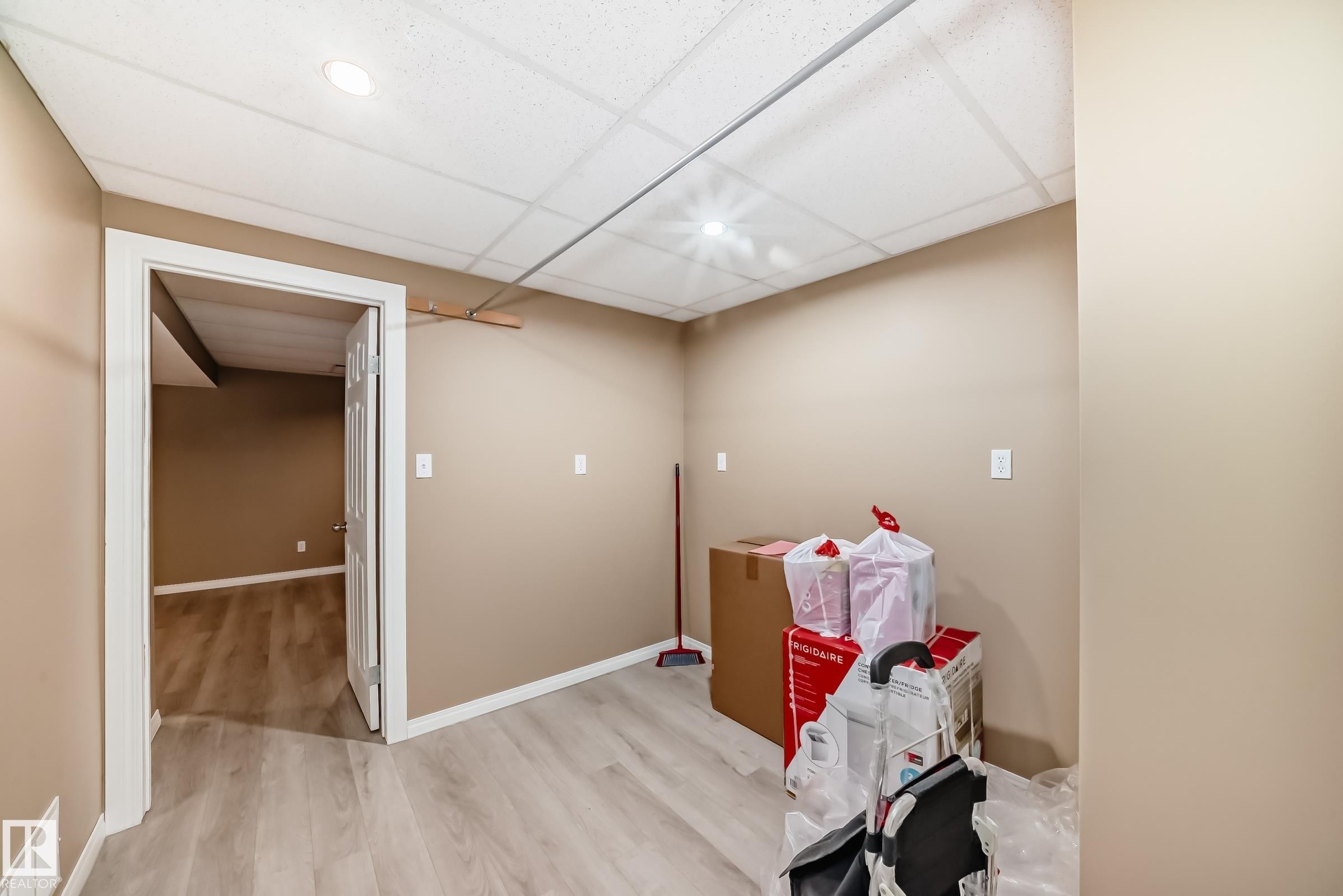 10328 156 Street, Edmonton, AB - Indoor