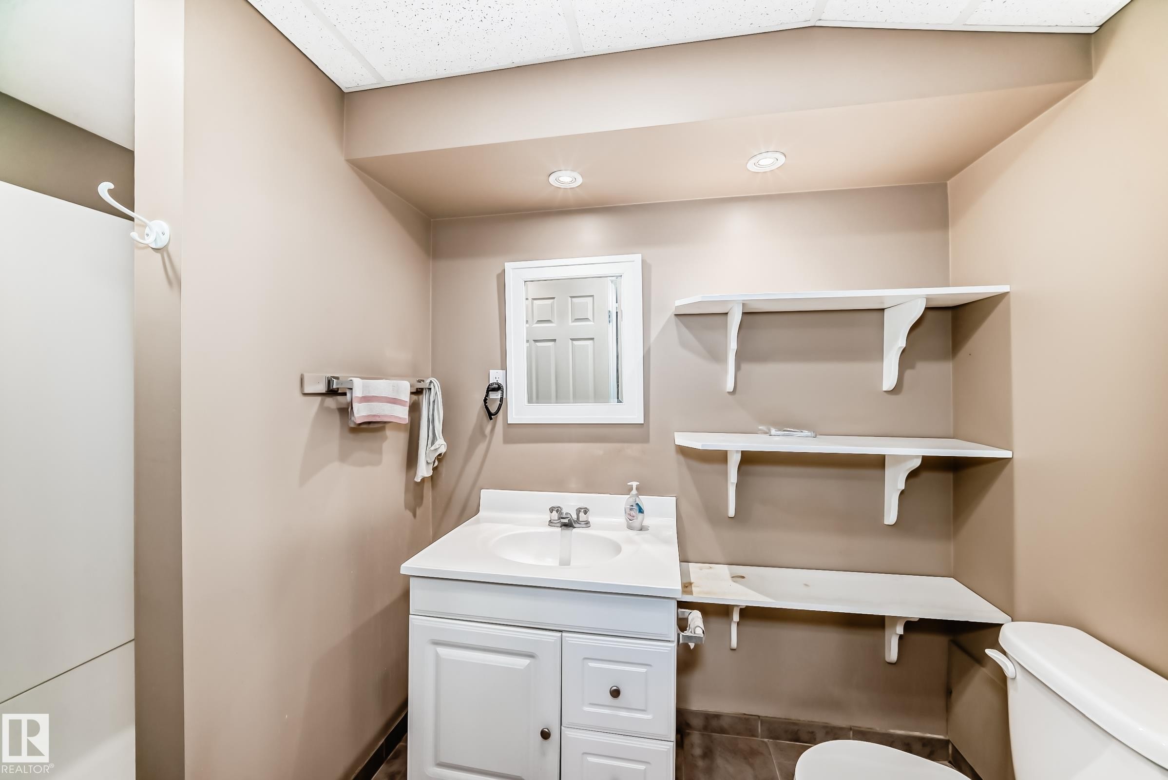 10328 156 Street, Edmonton, AB - Indoor