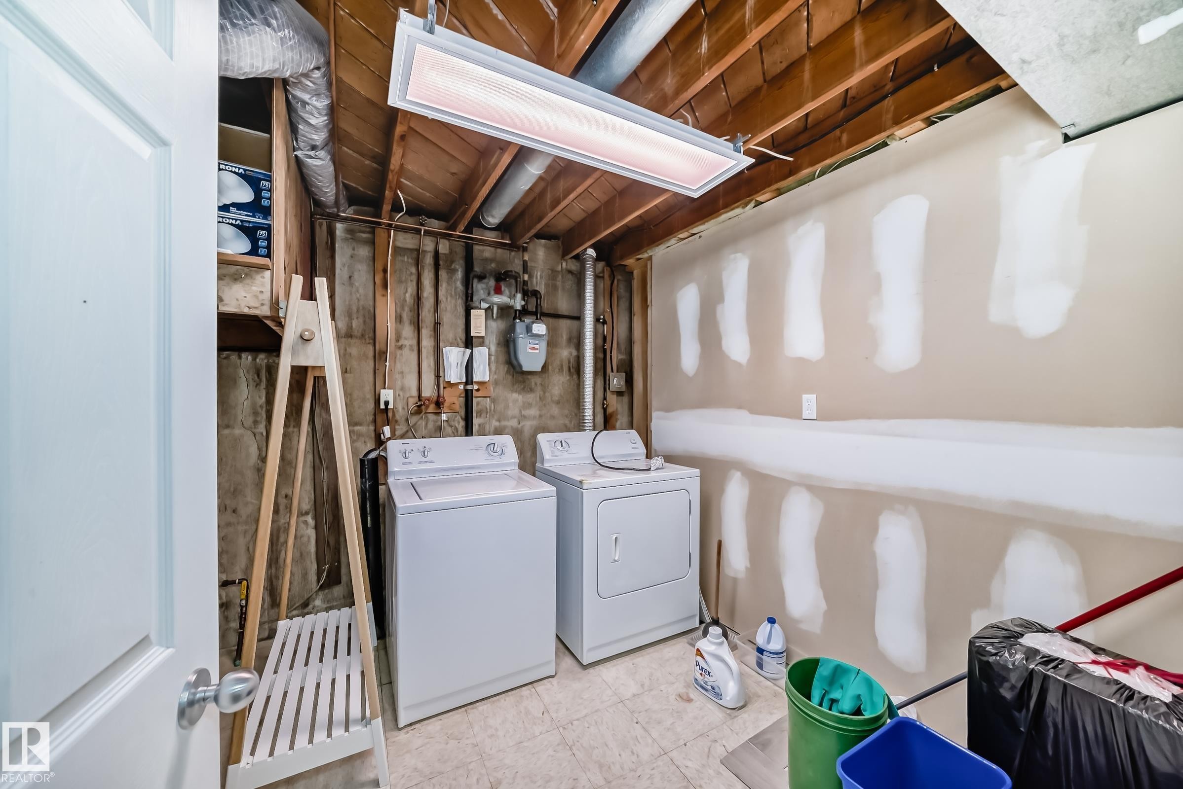 10328 156 Street, Edmonton, AB - Indoor Photo Showing Laundry Room