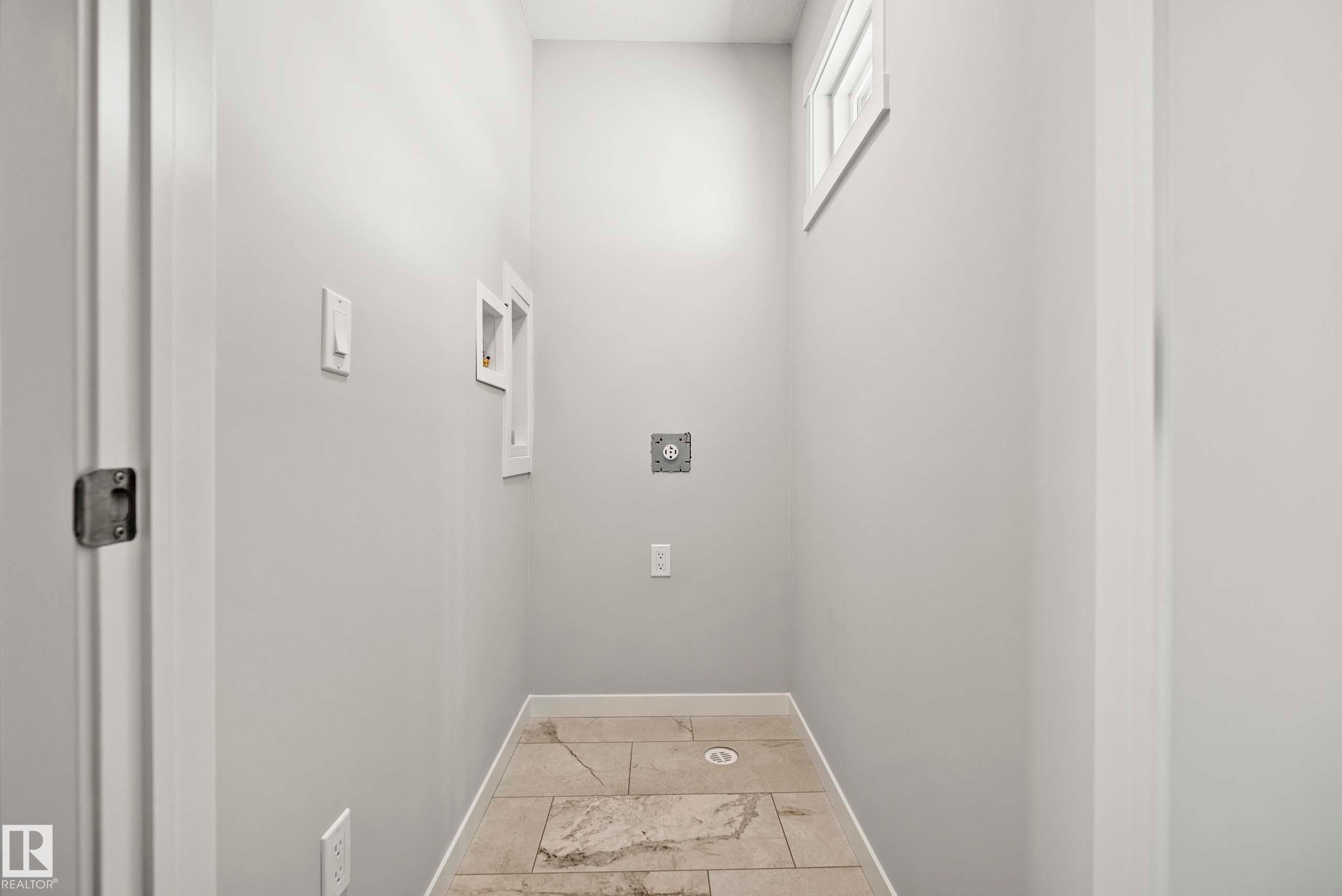 342 172 Avenue, Edmonton, AB - Indoor Photo Showing Other Room