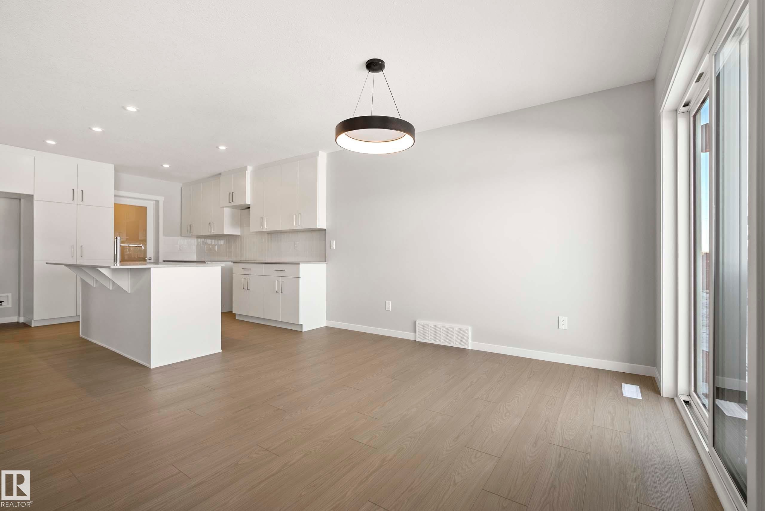 342 172 Avenue, Edmonton, AB - Indoor Photo Showing Kitchen With Upgraded Kitchen