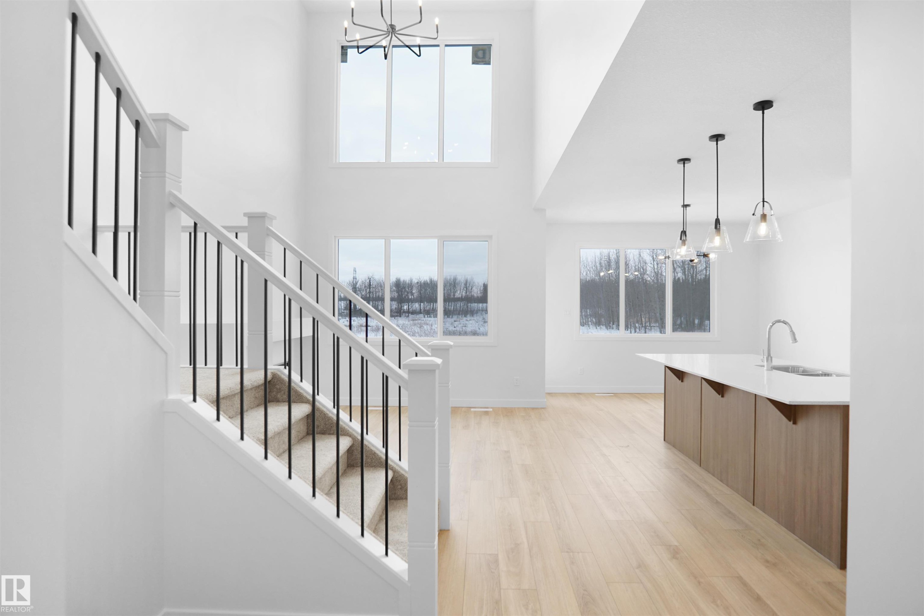 1323 11 Avenue, Edmonton, AB - Indoor Photo Showing Other Room