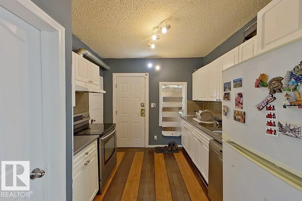 10722 106 Street, Edmonton, AB - Indoor Photo Showing Kitchen