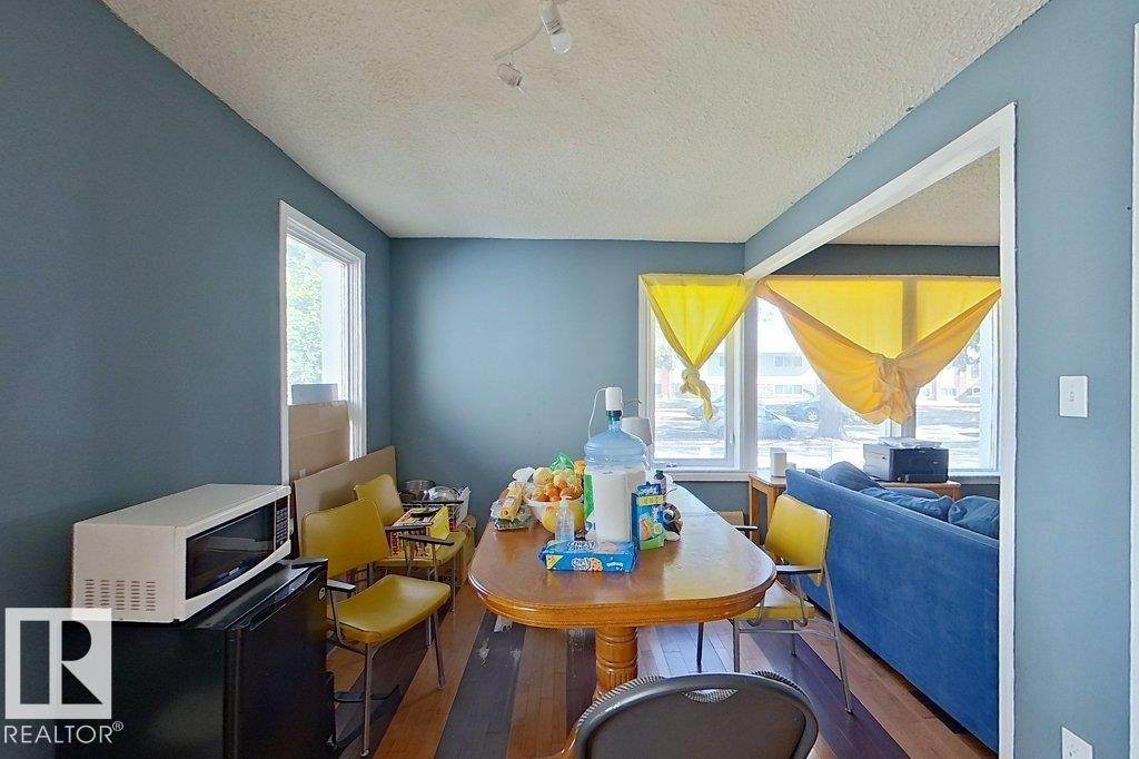 10722 106 Street, Edmonton, AB - Indoor