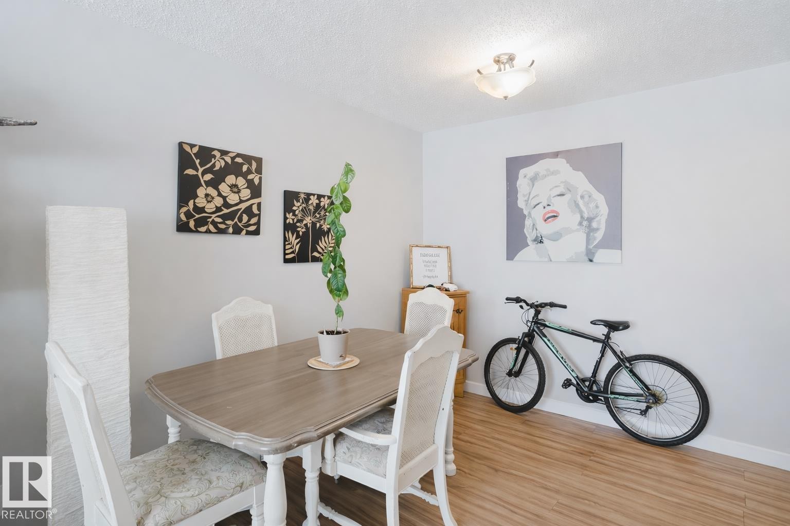 11611 145 Avenue, Edmonton, AB - Indoor Photo Showing Dining Room