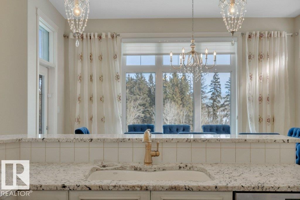 631 Howatt Drive, Edmonton, AB - Indoor Photo Showing Kitchen With Double Sink