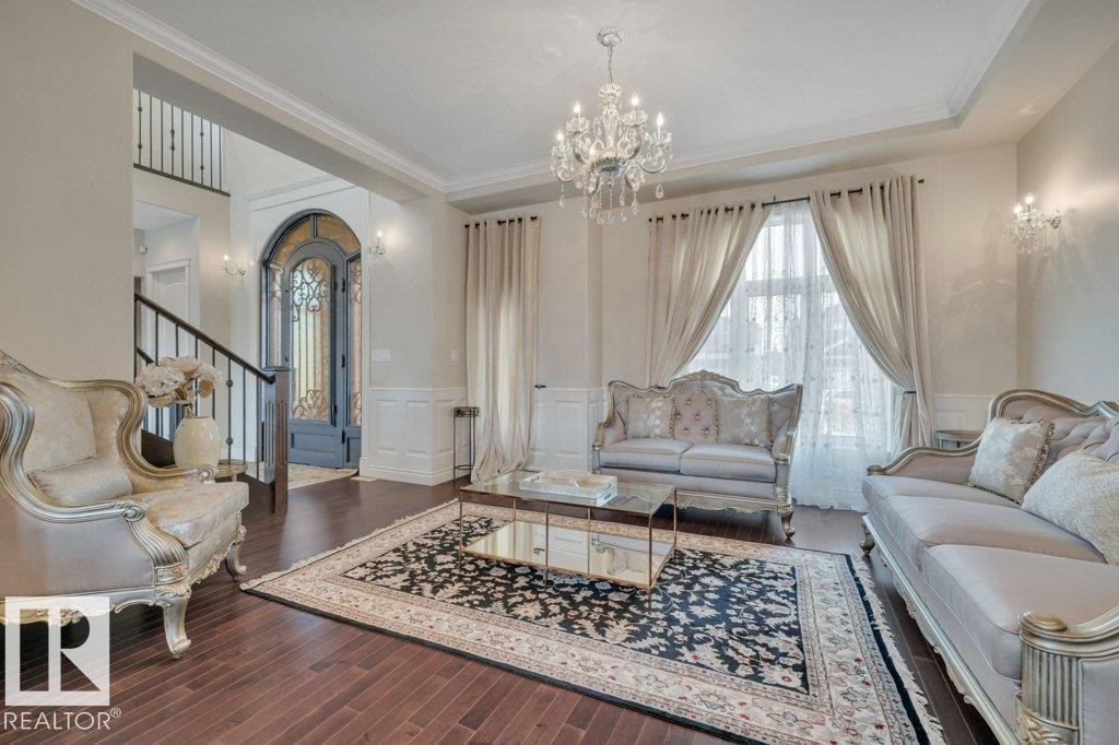 631 Howatt Drive, Edmonton, AB - Indoor Photo Showing Living Room
