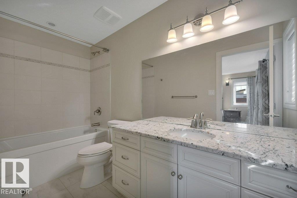 631 Howatt Drive, Edmonton, AB - Indoor Photo Showing Bathroom