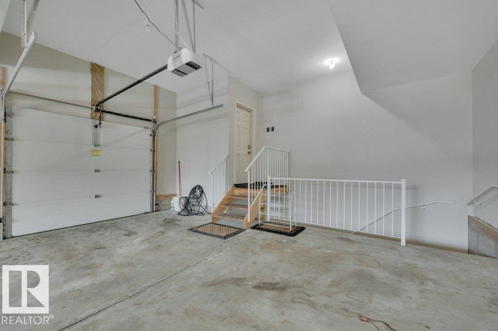 631 Howatt Drive, Edmonton, AB - Indoor Photo Showing Garage