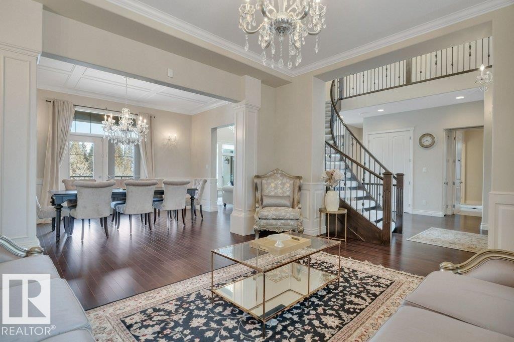 631 Howatt Drive, Edmonton, AB - Indoor Photo Showing Living Room