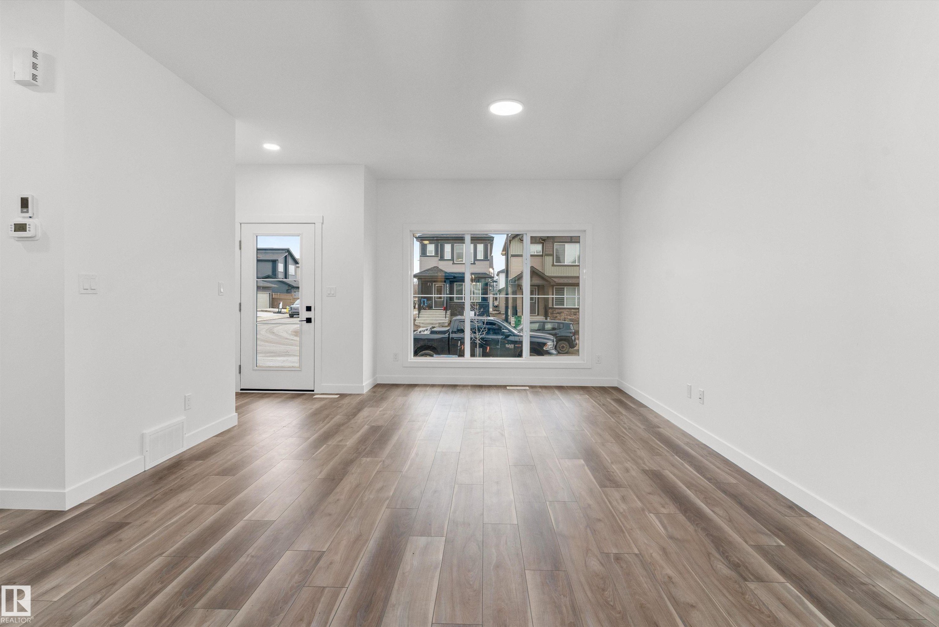 6222 175A Avenue, Edmonton, AB - Indoor Photo Showing Other Room