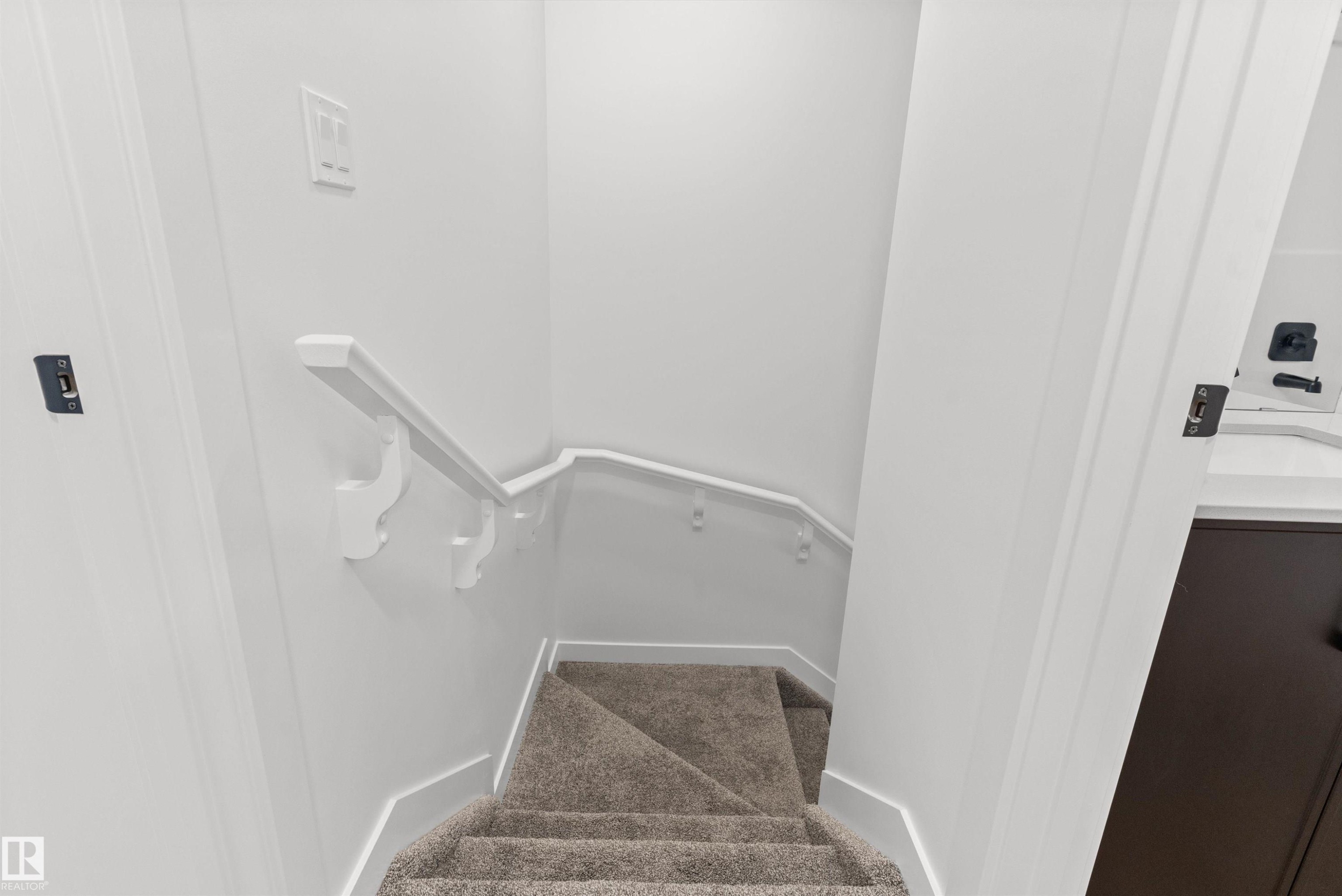 6222 175A Avenue, Edmonton, AB - Indoor Photo Showing Bathroom