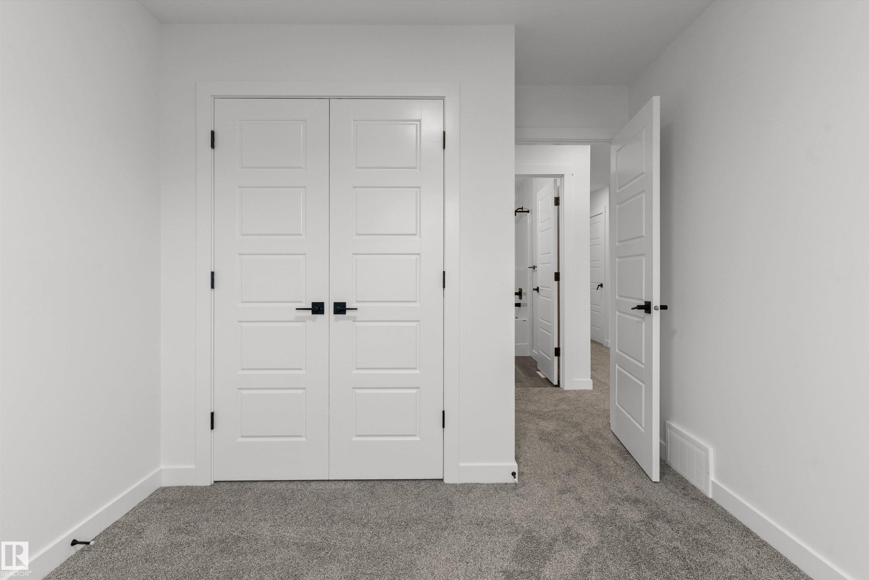 6222 175A Avenue, Edmonton, AB - Indoor Photo Showing Bathroom