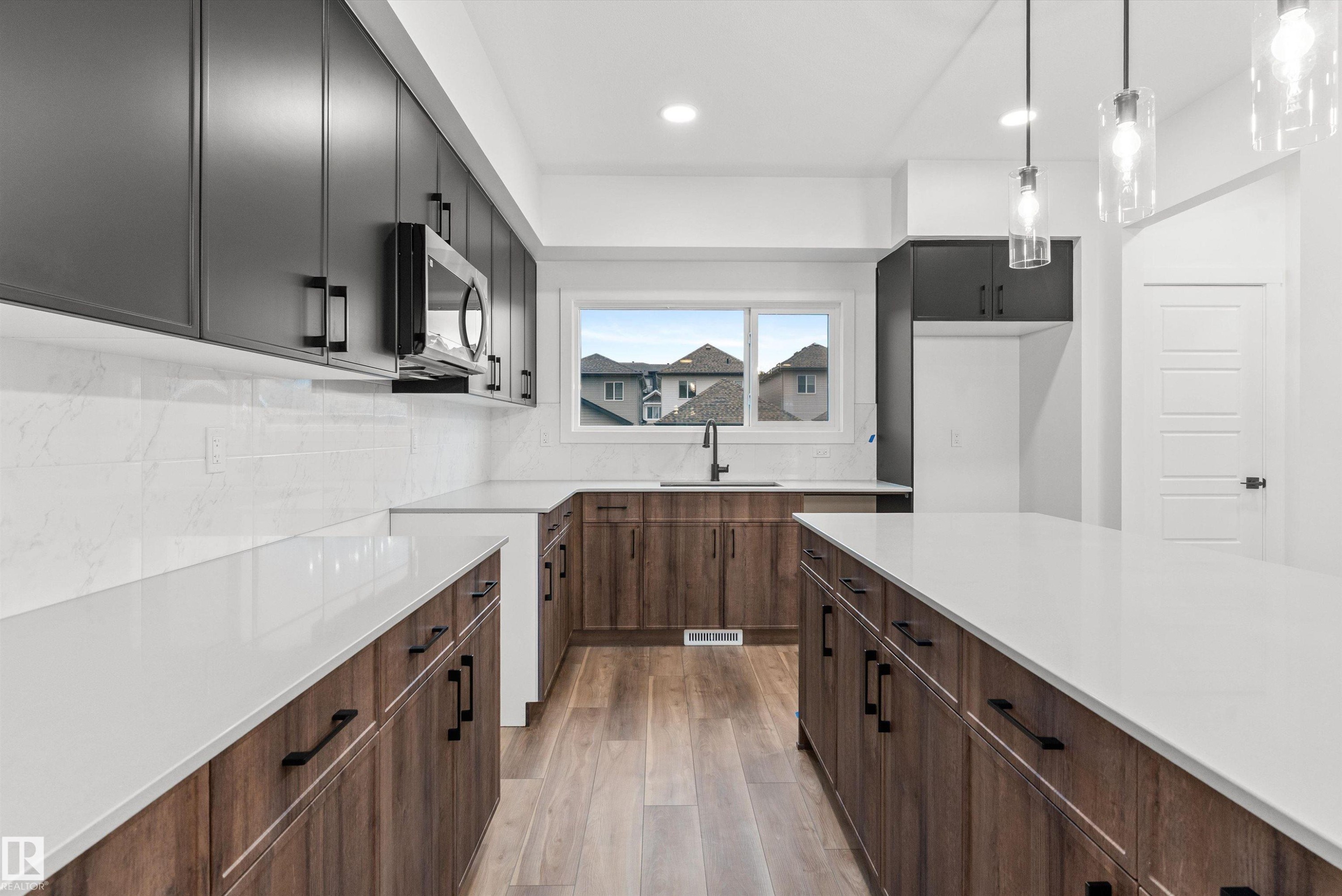 6222 175A Avenue, Edmonton, AB - Indoor Photo Showing Kitchen