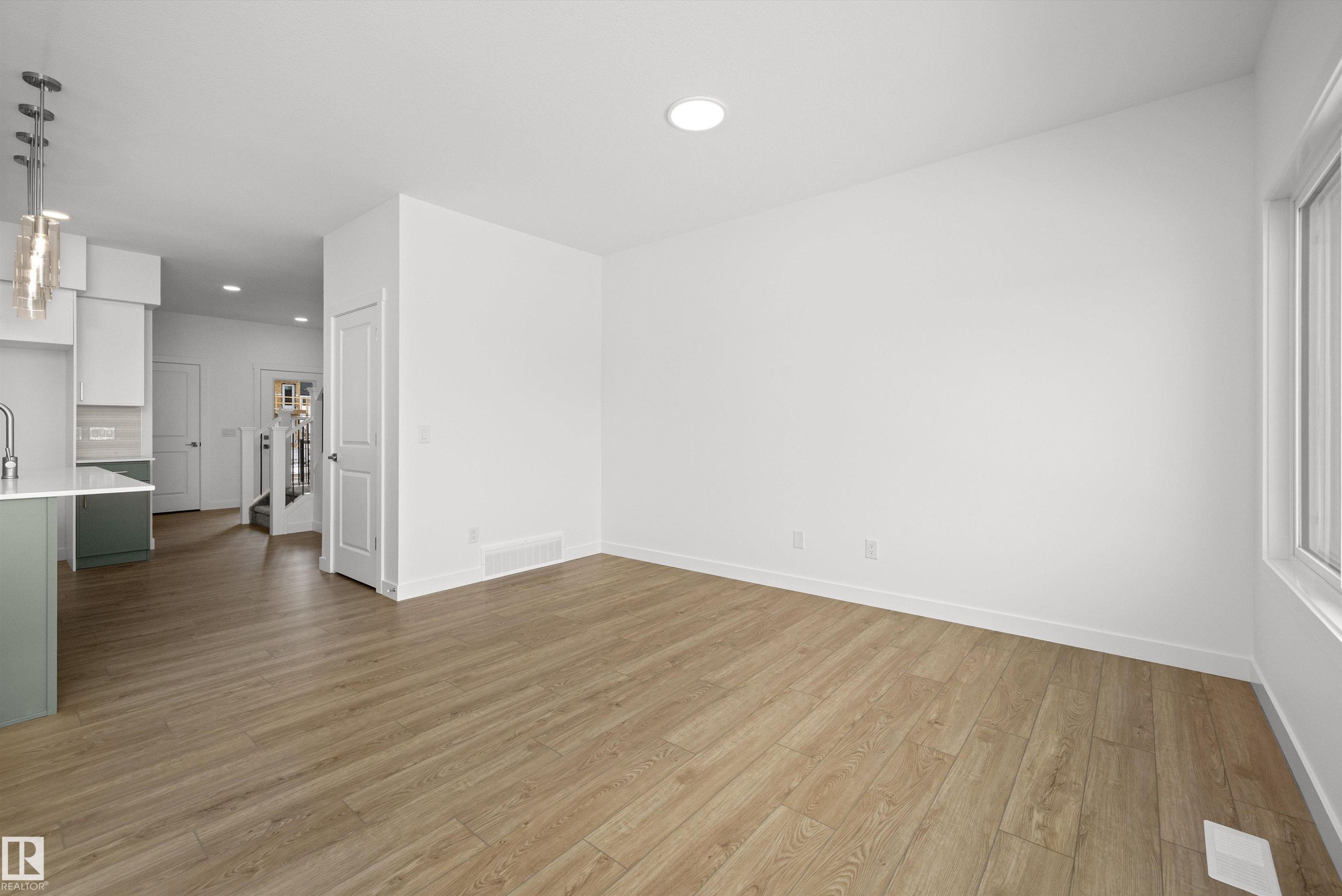 632 176 Avenue, Edmonton, AB - Indoor Photo Showing Other Room