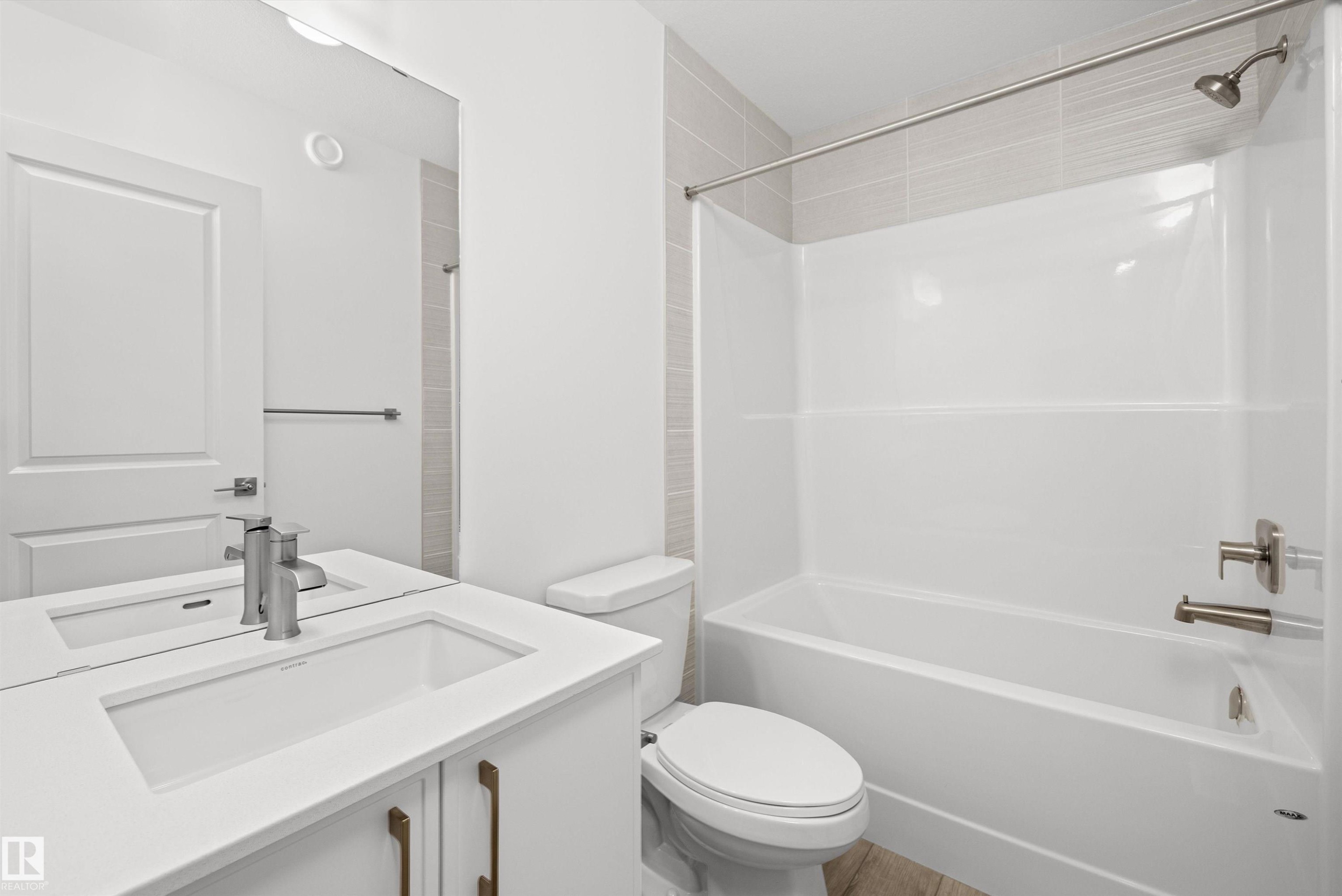 632 176 Avenue, Edmonton, AB - Indoor Photo Showing Bathroom