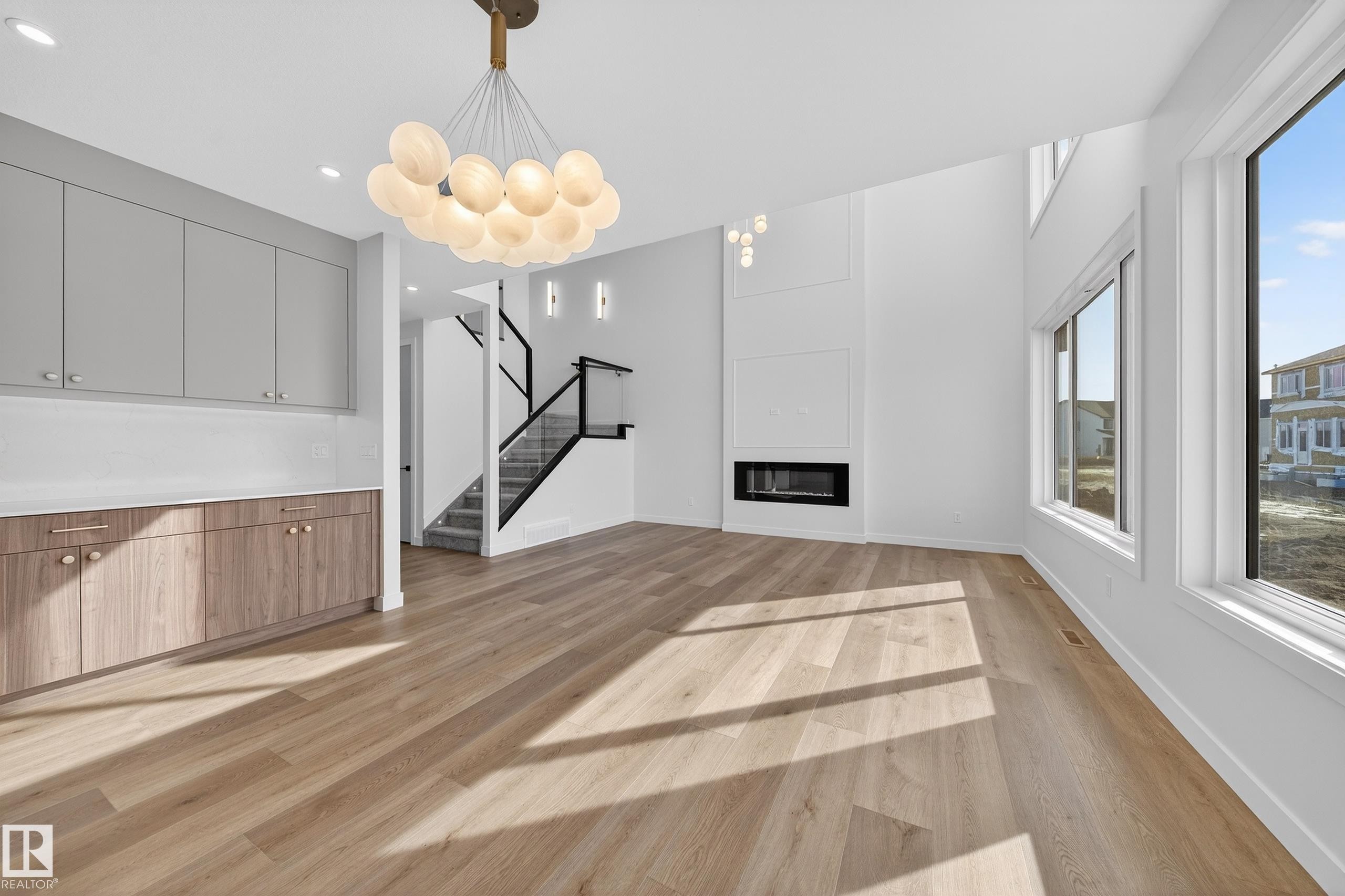 211 Paterson Link, Edmonton, AB - Indoor Photo Showing Other Room