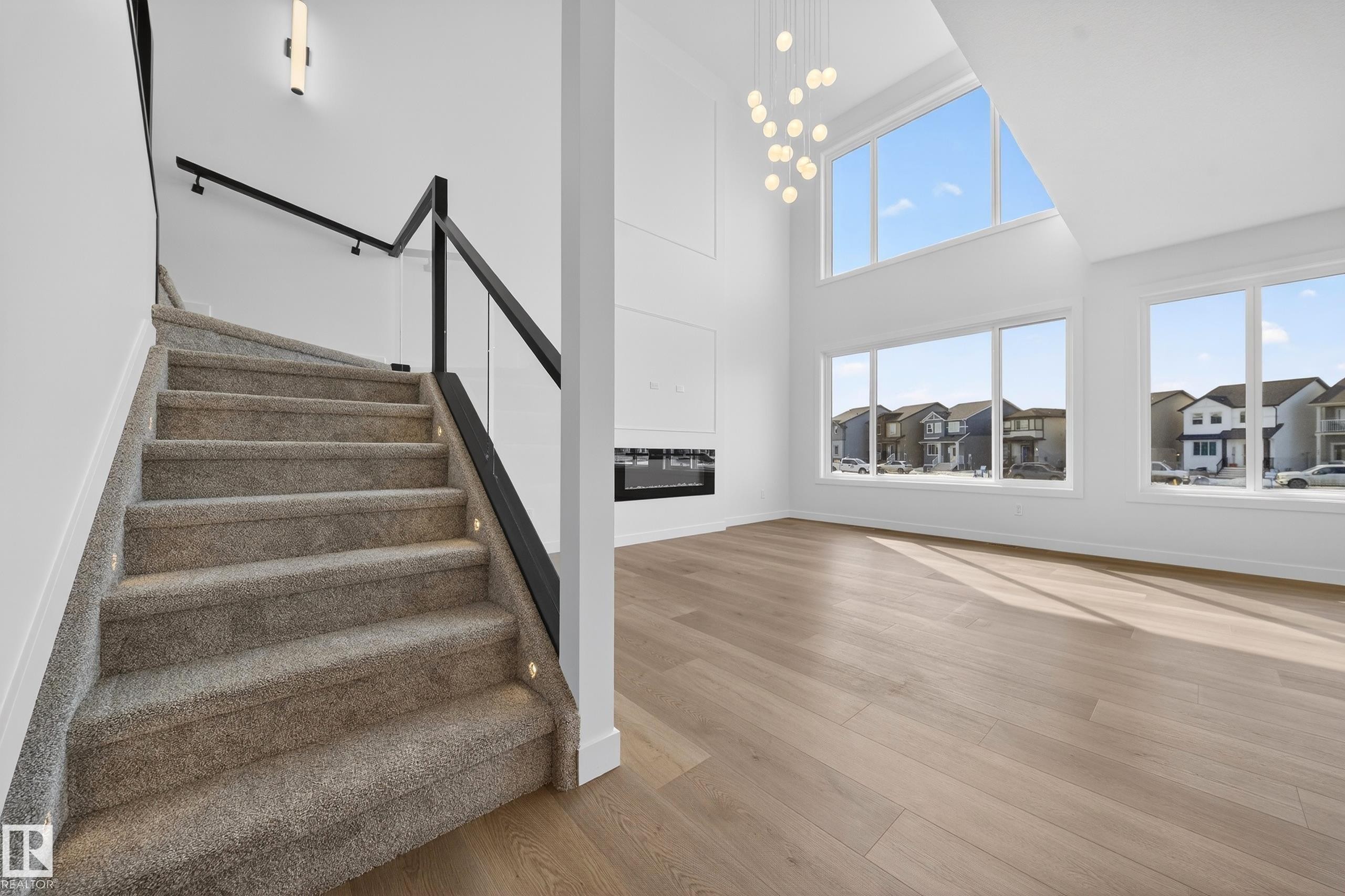 211 Paterson Link, Edmonton, AB - Indoor Photo Showing Other Room