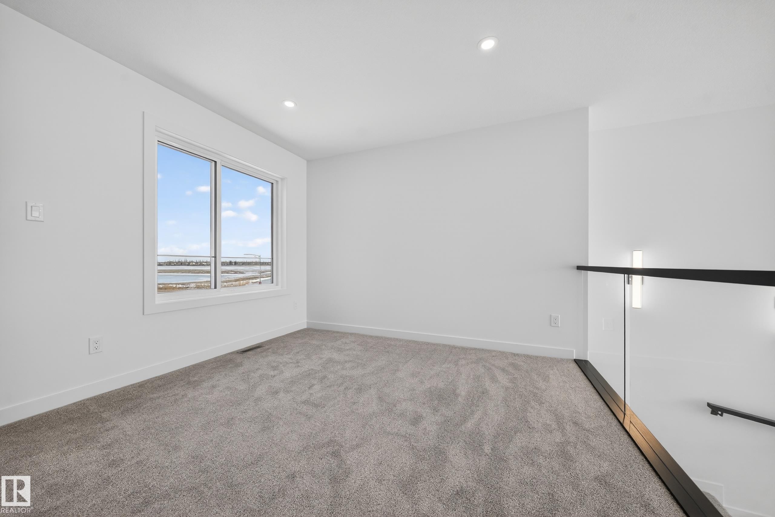 211 Paterson Link, Edmonton, AB - Indoor Photo Showing Other Room